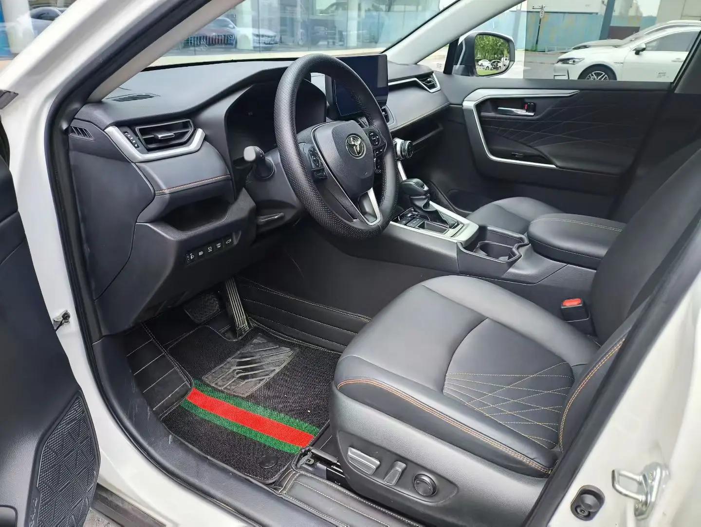 Toyota 2024 RAV4 Rongbo 2.0 Stepless Two-Drive Fashion Plus Edition Automatic Gear 4