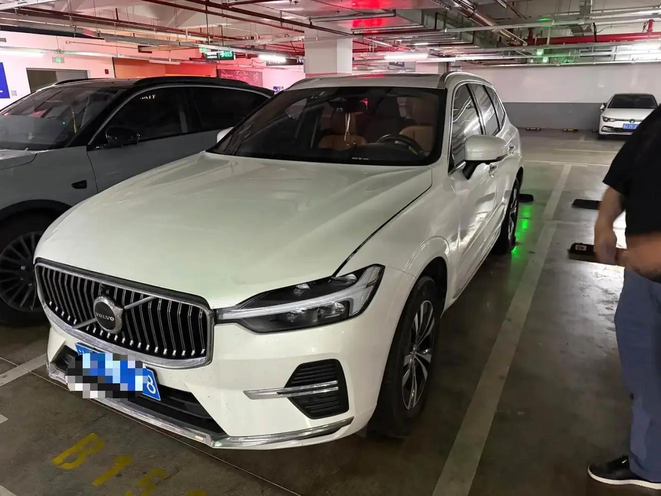 Volvo XC60 2023 B5 4-wheel-drive Zhiyi Deluxe Edition