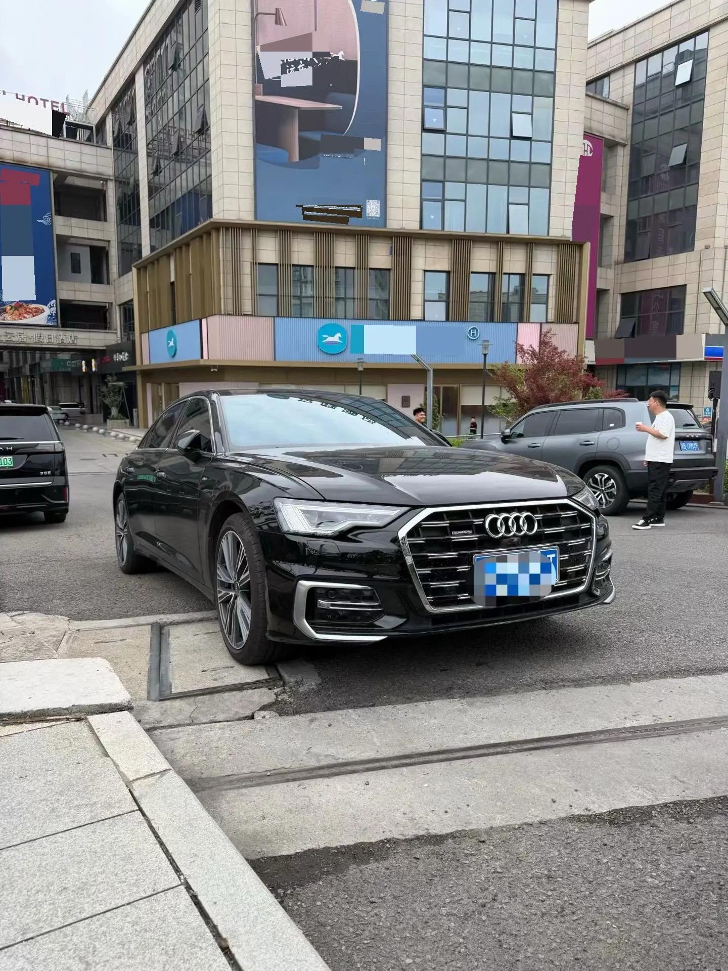 Audi 2025 A6L 2.0TFSI 45TFSI Quattro Prestige Dynamic Edition Automatic 2