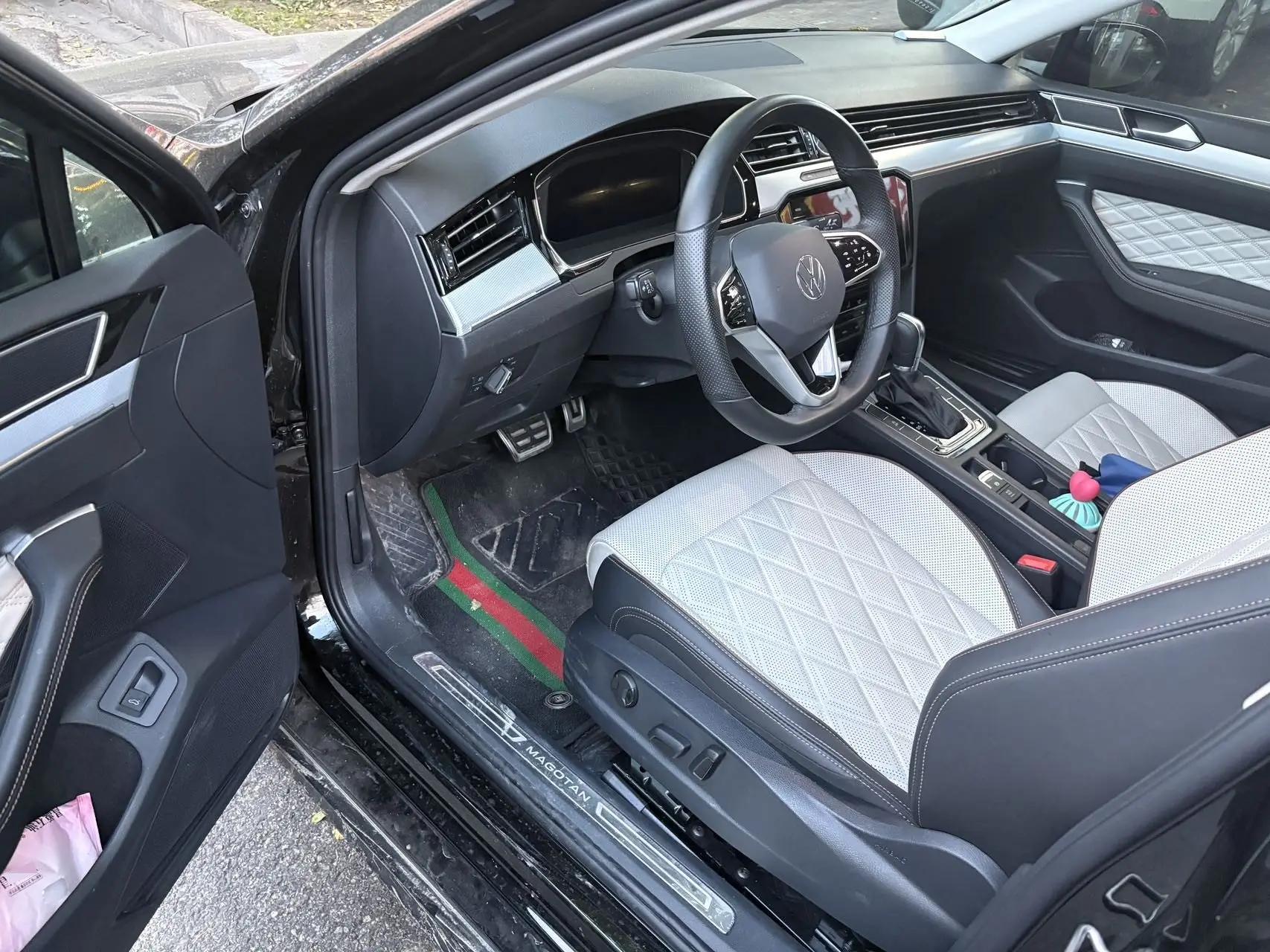 Volkswagen 2025 Magotan 2.0TSI 330TSI Zhongxiang Model Luxury Version (Restyled) Automatic 2