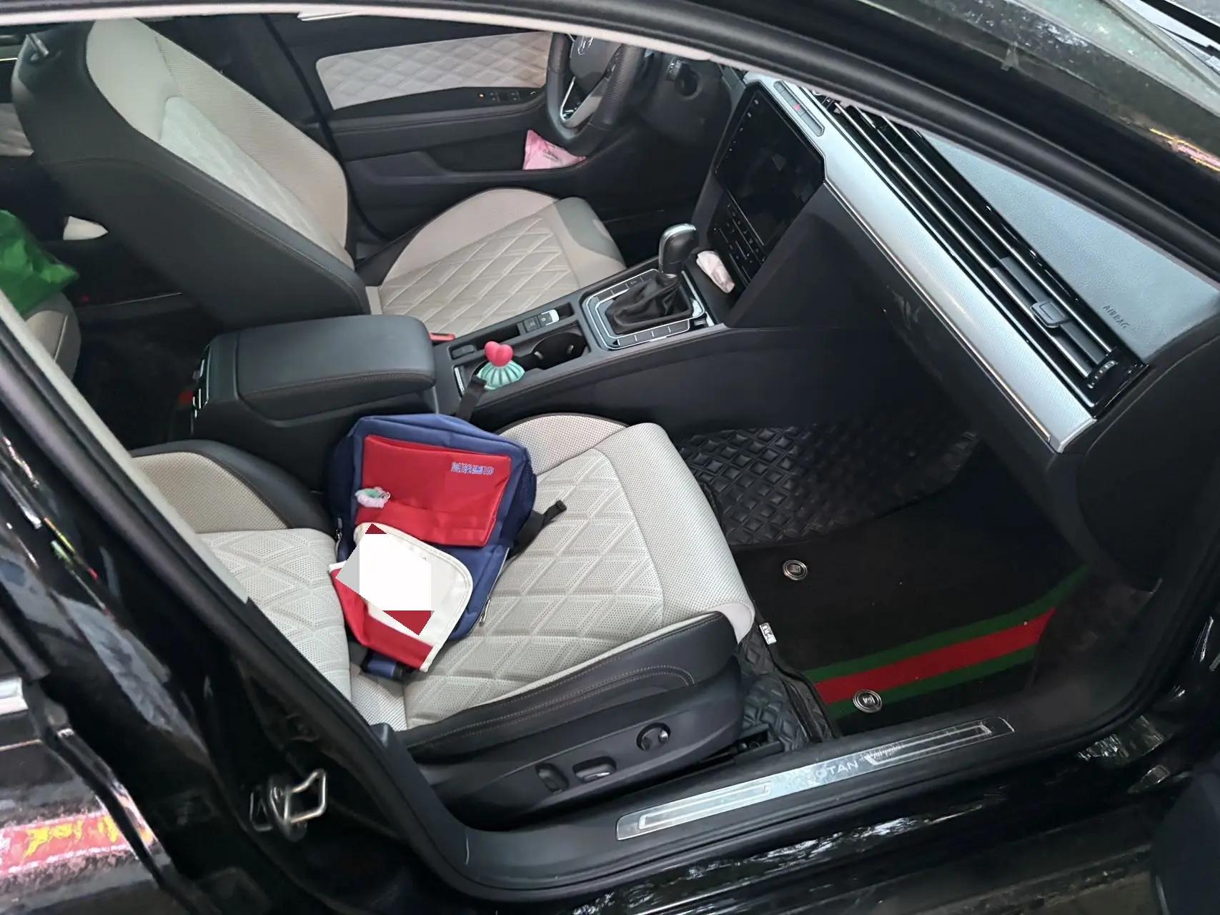 Volkswagen 2025 Magotan 2.0TSI 330TSI Zhongxiang Model Luxury Version (Restyled) Automatic 3