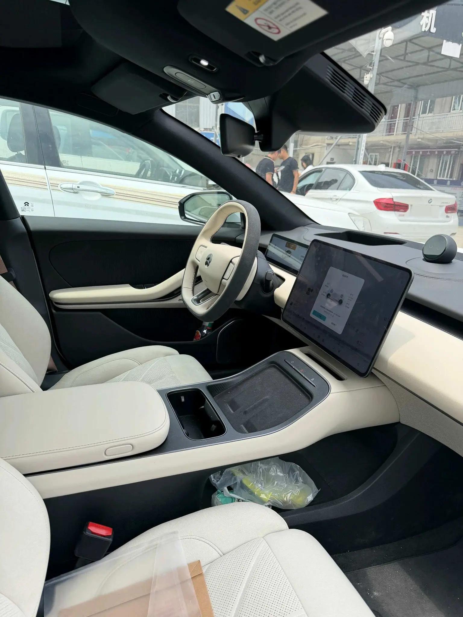 NIO 2025 ET5 75kWh automatic gear 3