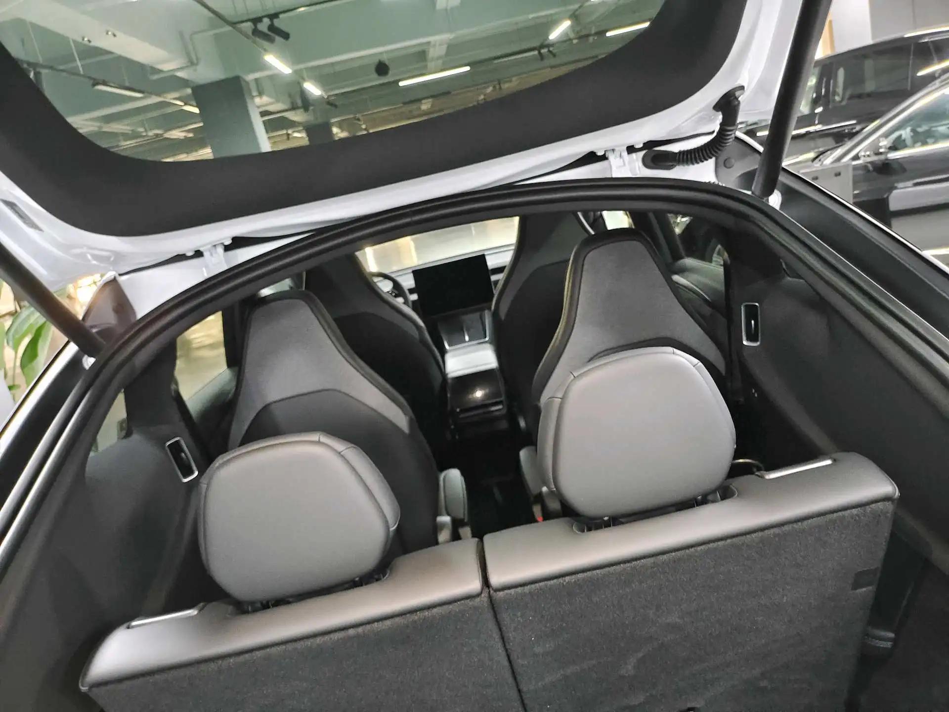 Tesla 2025 Model Y Long Range All-Wheel Drive Automatic 7