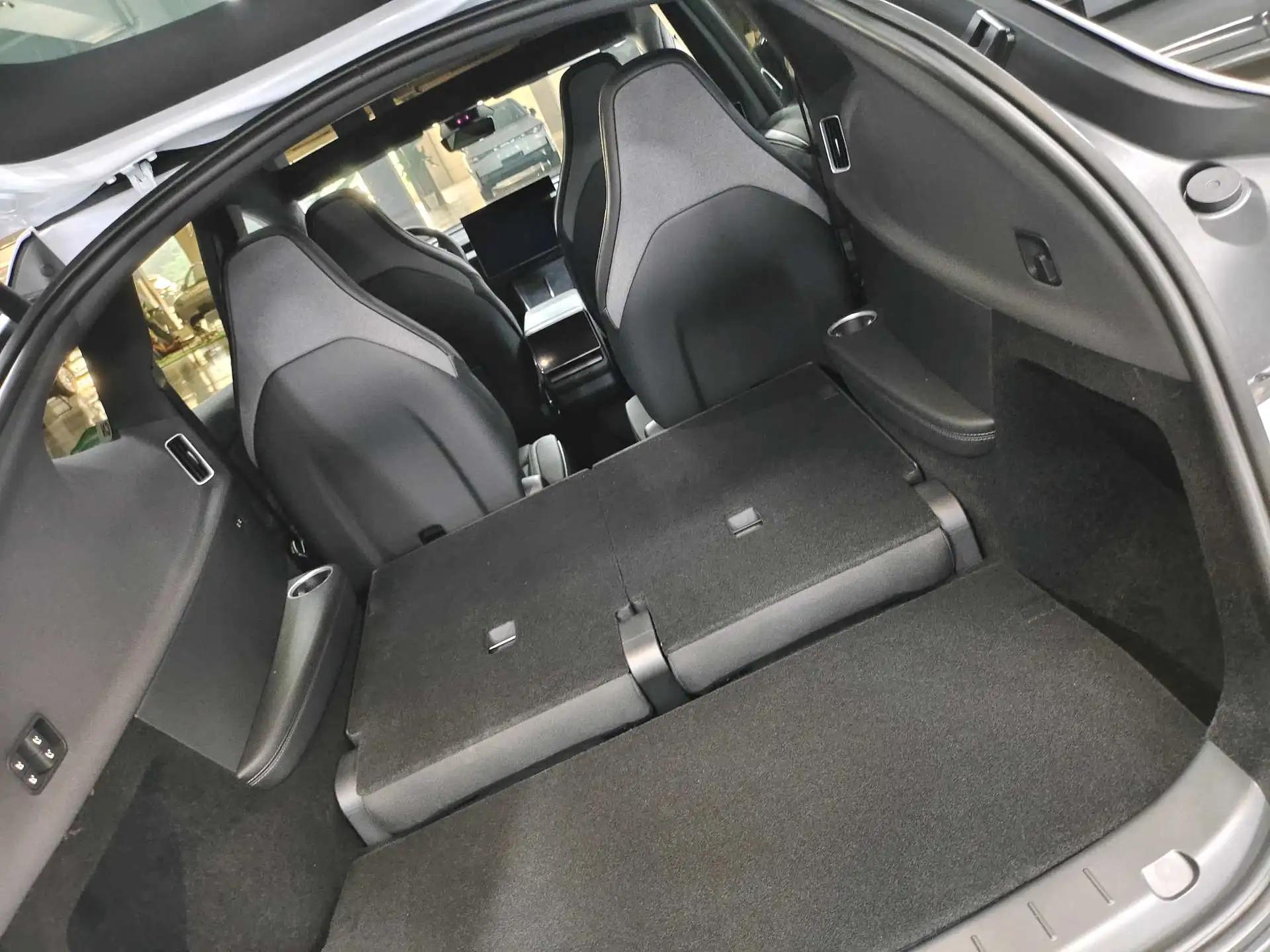 Tesla 2025 Model Y Long Range All-Wheel Drive Automatic 8