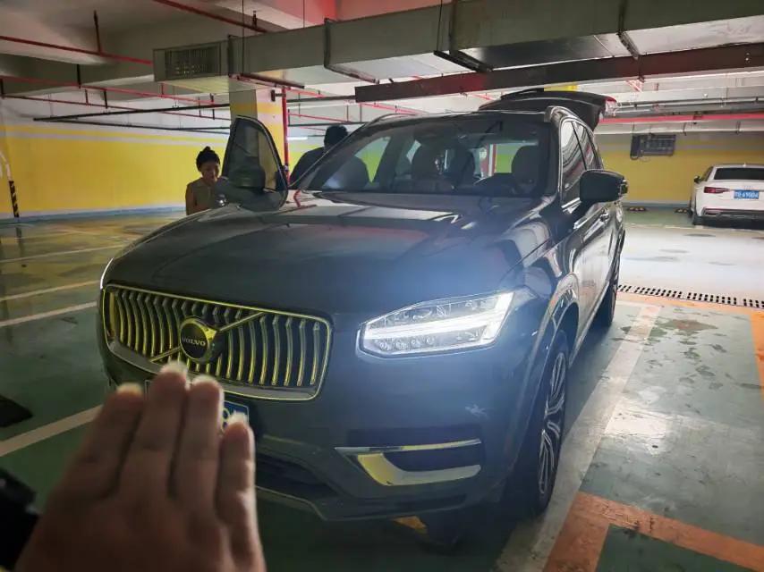 Volvo XC90 2023 B5 Intelligent Luxury Edition, 5 seats