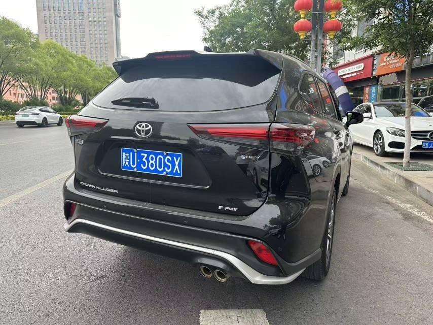 Toyota 2024 Crown Landfang HEV 2.5 CVT 4WD Prestige Automatic 3