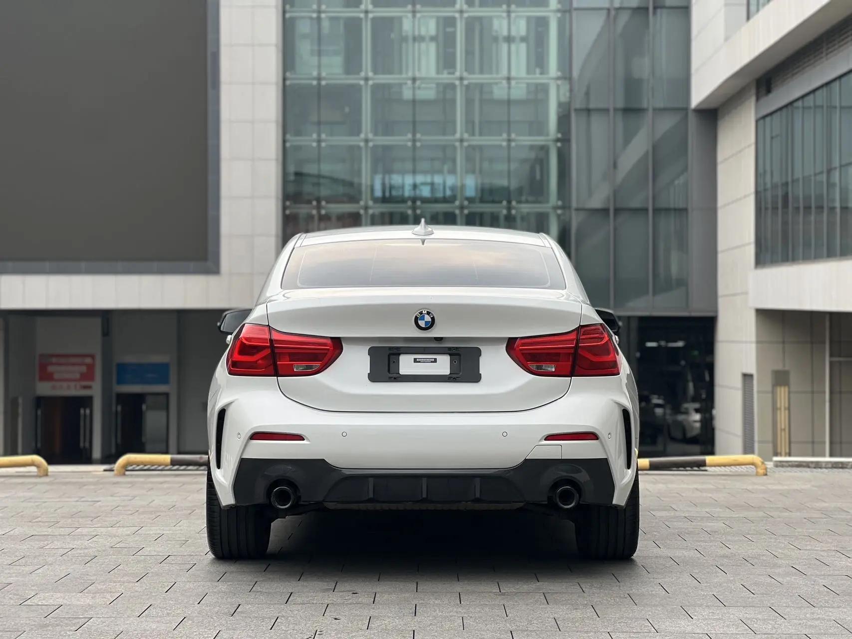 BMW 1 Series 2022 125i M Sports Obsidian Night Edition 8