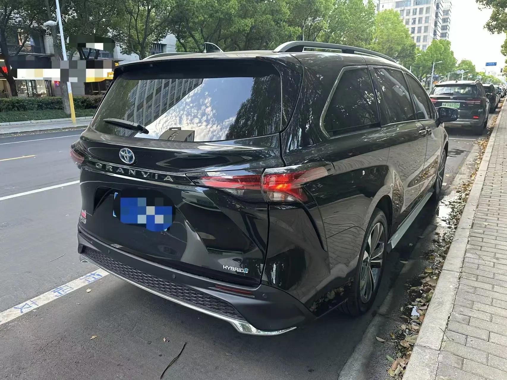 Toyota 2024 Sienna HYBRID 2.5 CVT Comfort Edition Automatic 10
