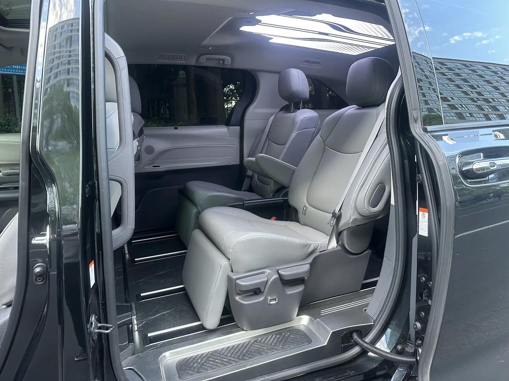 Toyota 2024 Sienna HYBRID 2.5 CVT Comfort Edition Automatic 4