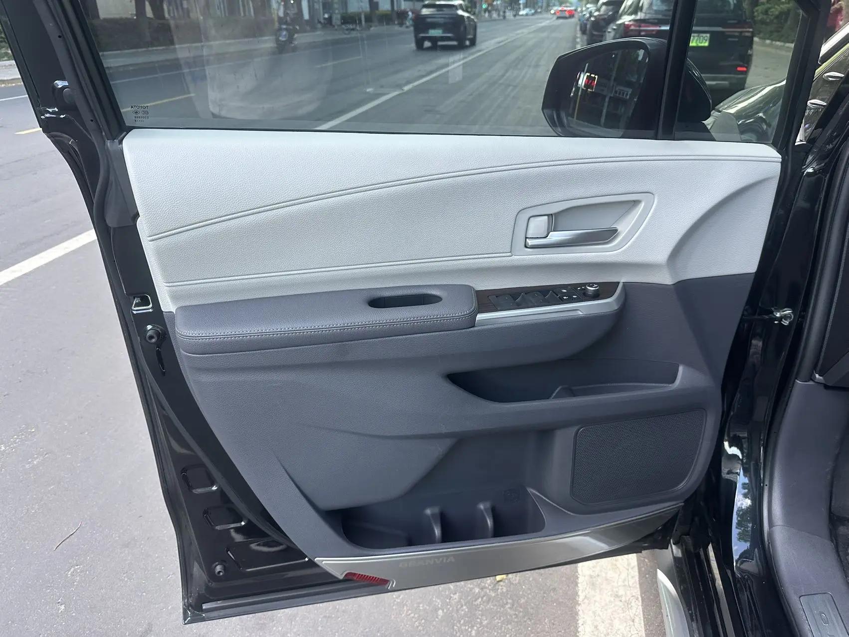 Toyota 2024 Sienna HYBRID 2.5 CVT Comfort Edition Automatic 8