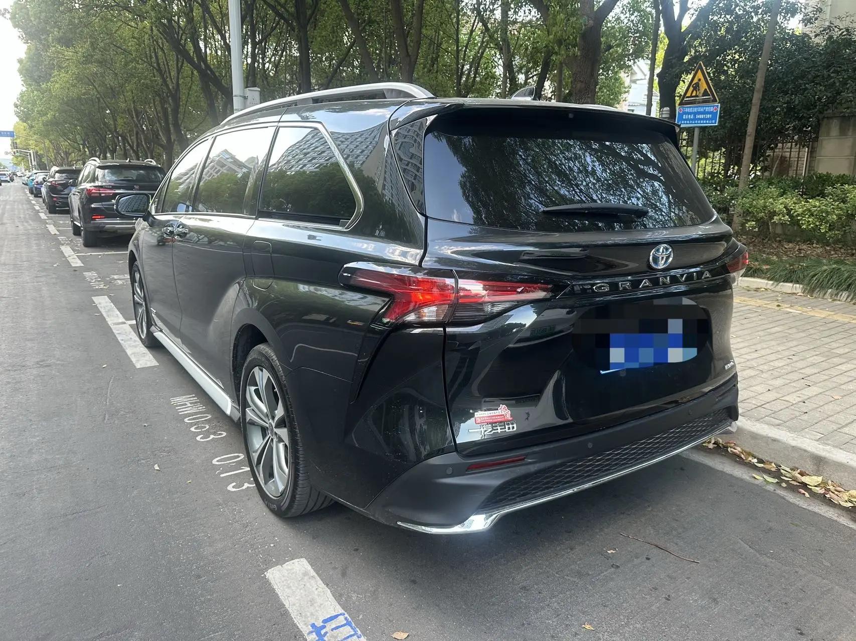 Toyota 2024 Sienna HYBRID 2.5 CVT Comfort Edition Automatic 9
