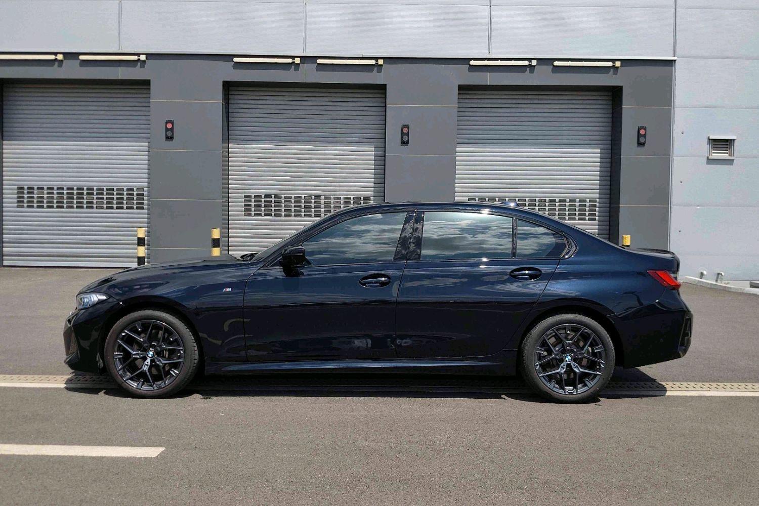 BMW 3 Series 2025 330Li 2.0T Exclusive M Sports Obsidian Night Suit Automatic Gear 3