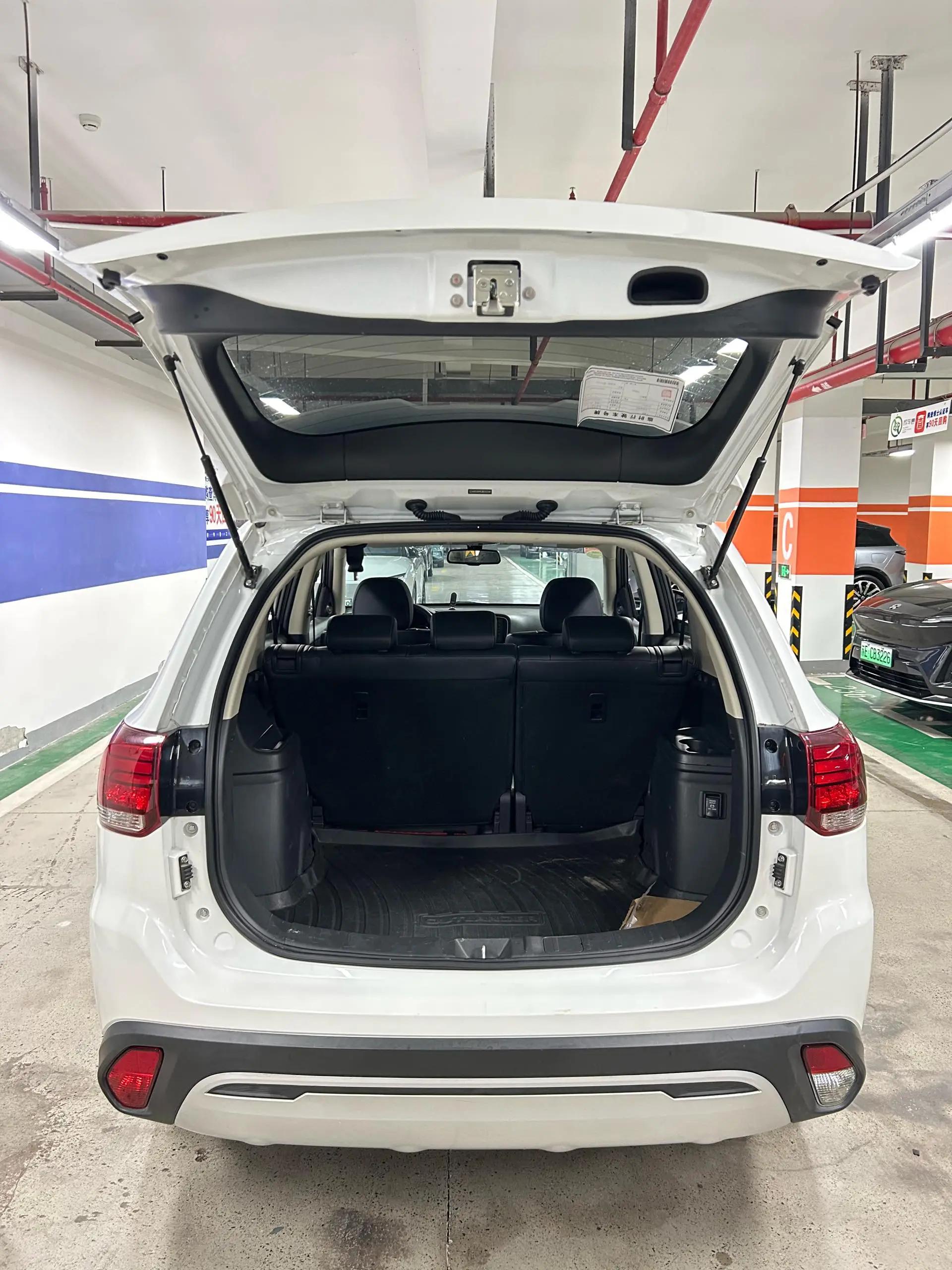 Outlander 2019 2.0L Two-Drive Enjoy Edition 5-seat National V 13