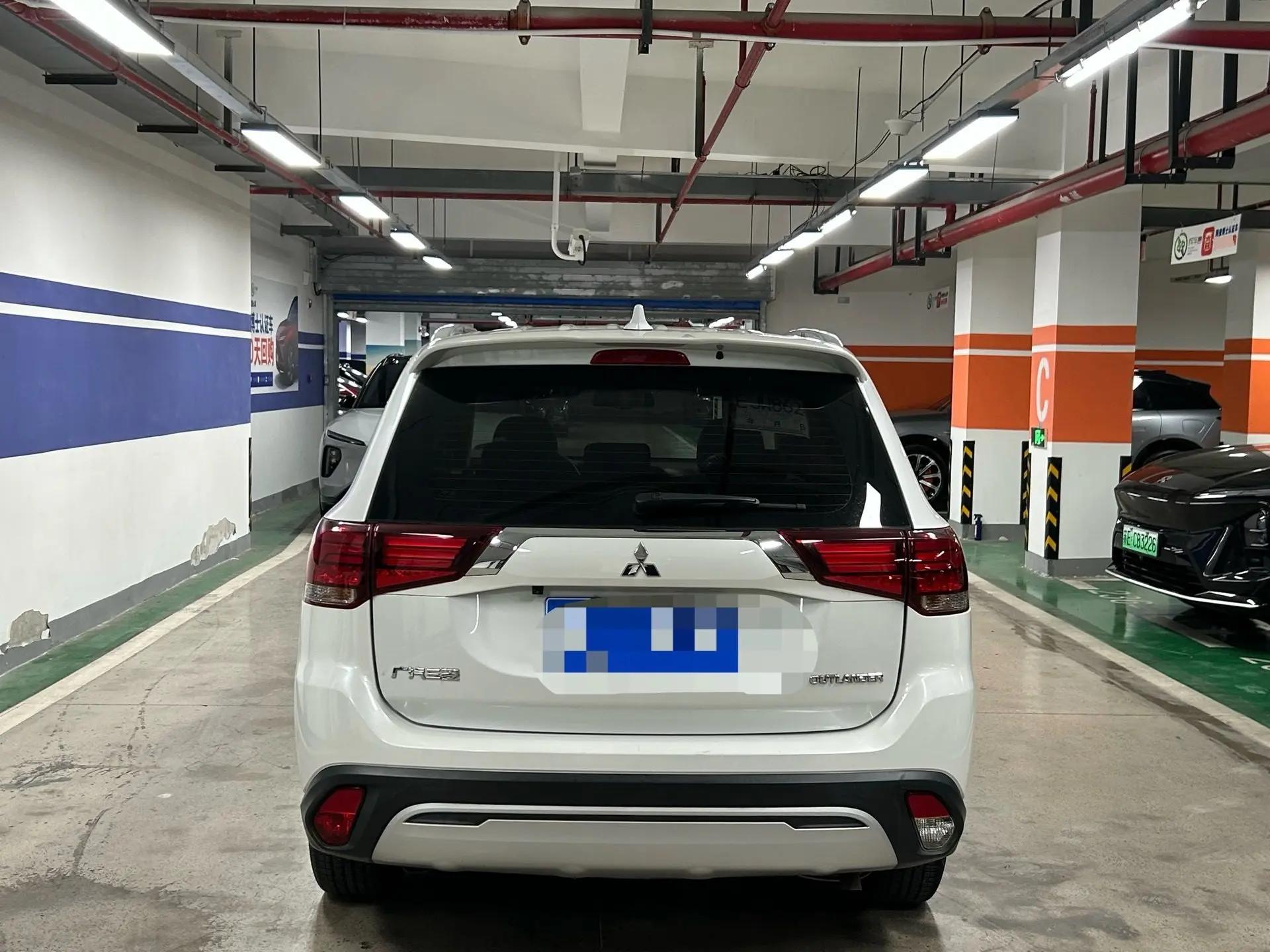 Outlander 2019 2.0L Two-Drive Enjoy Edition 5-seat National V 4