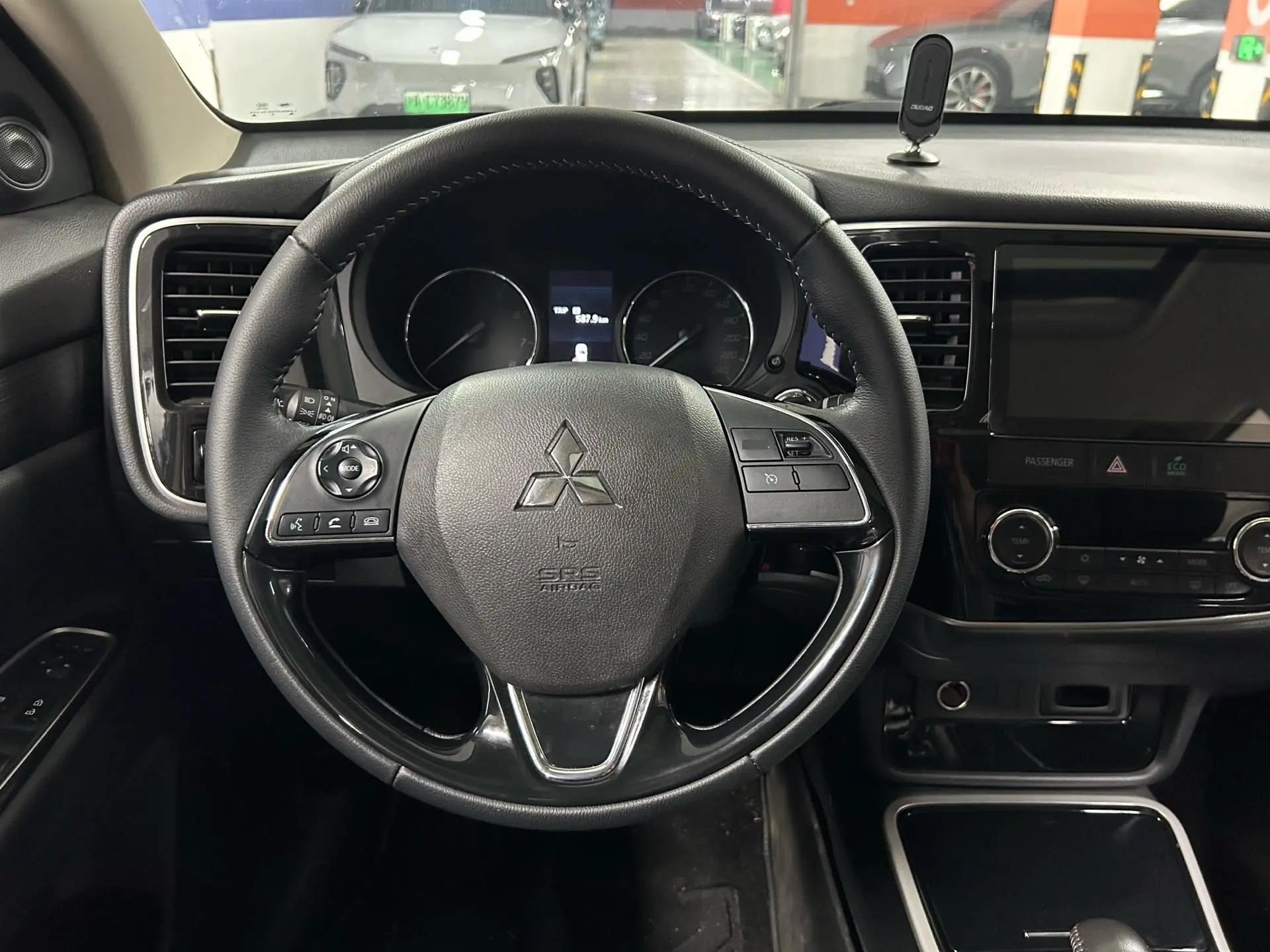Outlander 2019 2.0L Two-Drive Enjoy Edition 5-seat National V 6