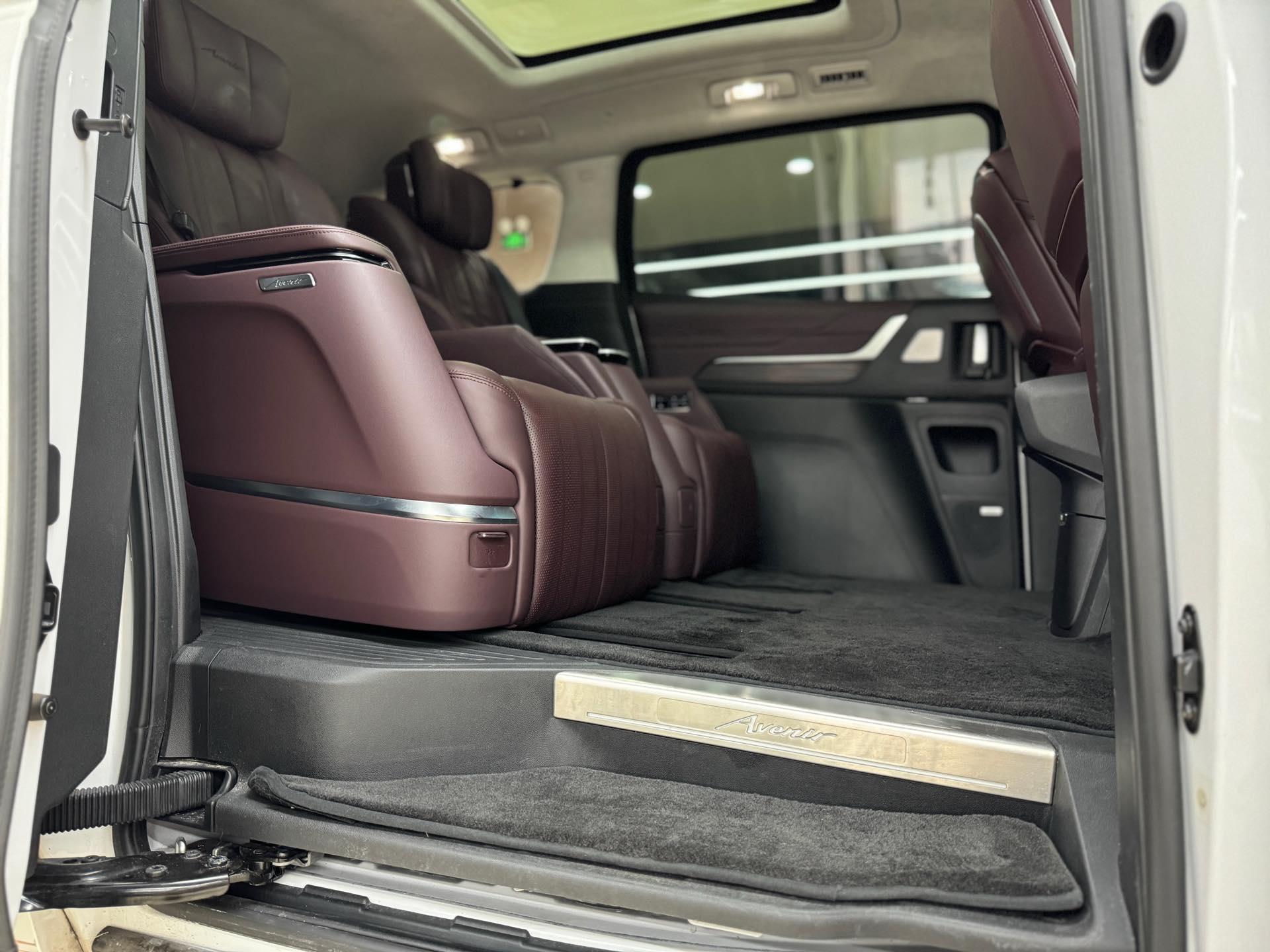 Century 2023 2.0T Six-seat World Edition 10