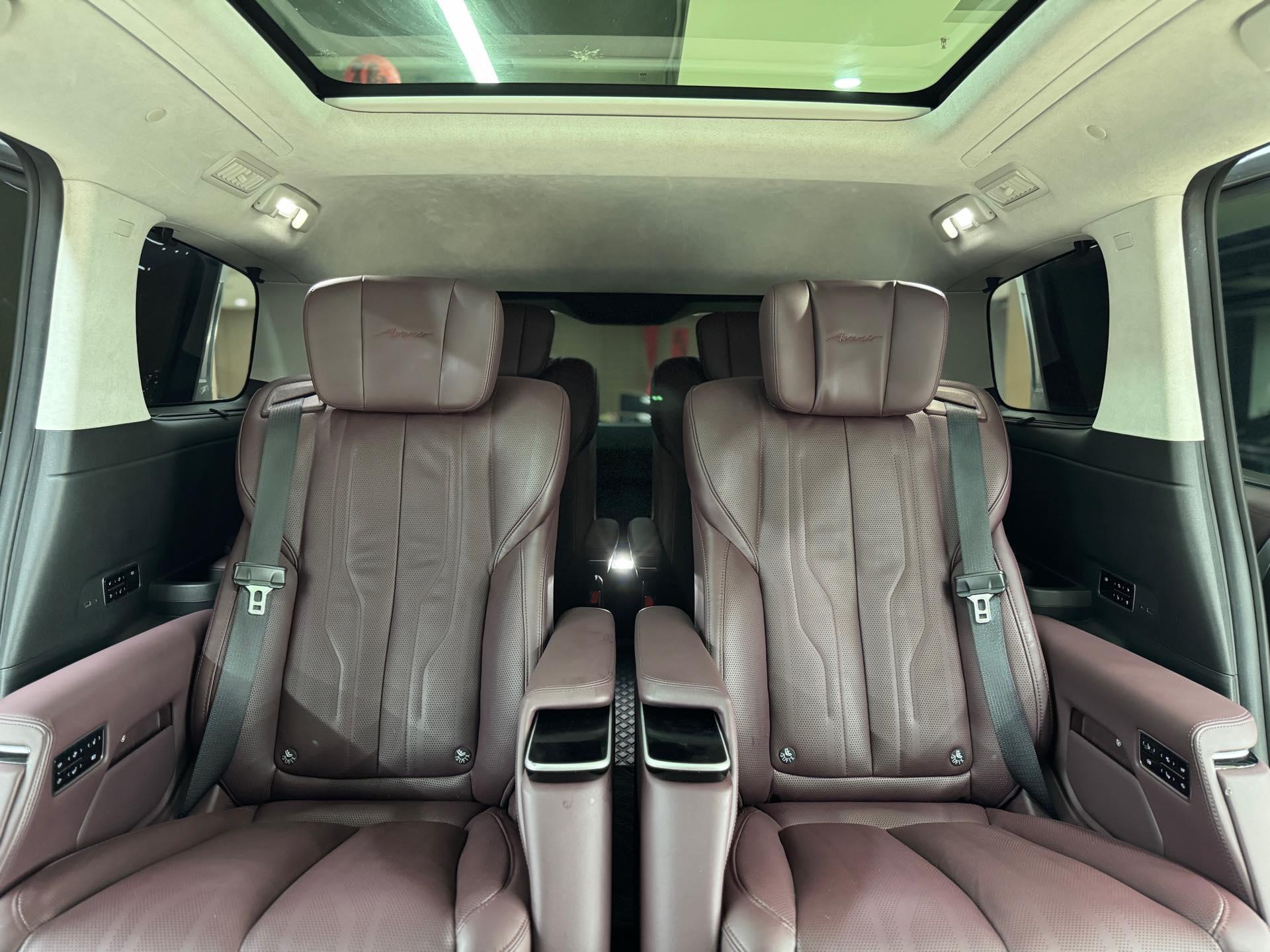 Century 2023 2.0T Six-seat World Edition 13