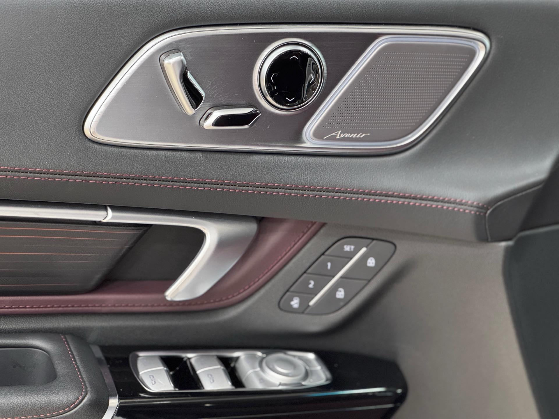 Century 2023 2.0T Six-seat World Edition 7
