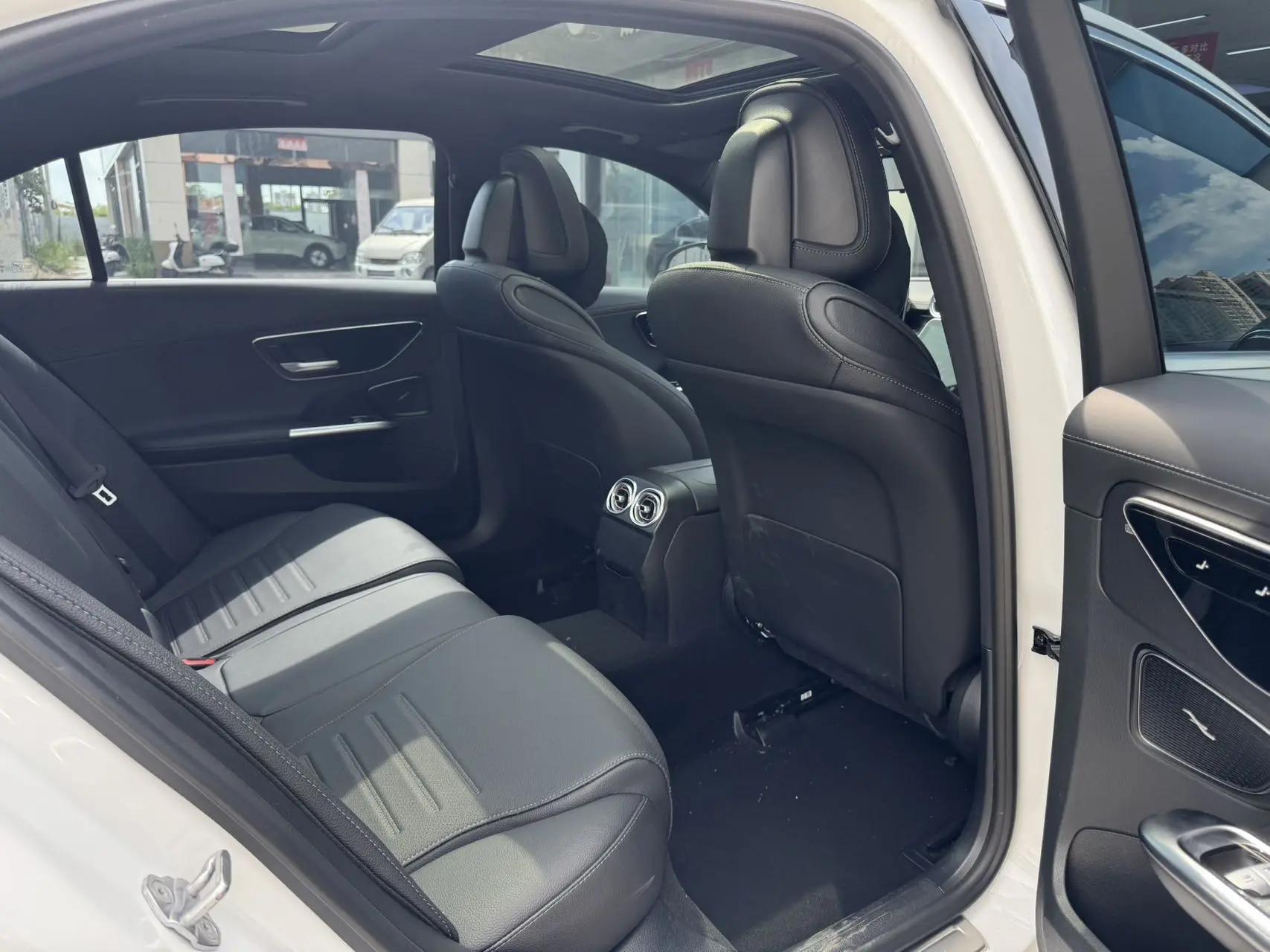 Mercedes Benz C- Class 2023 C 260 L Sport Edition 9