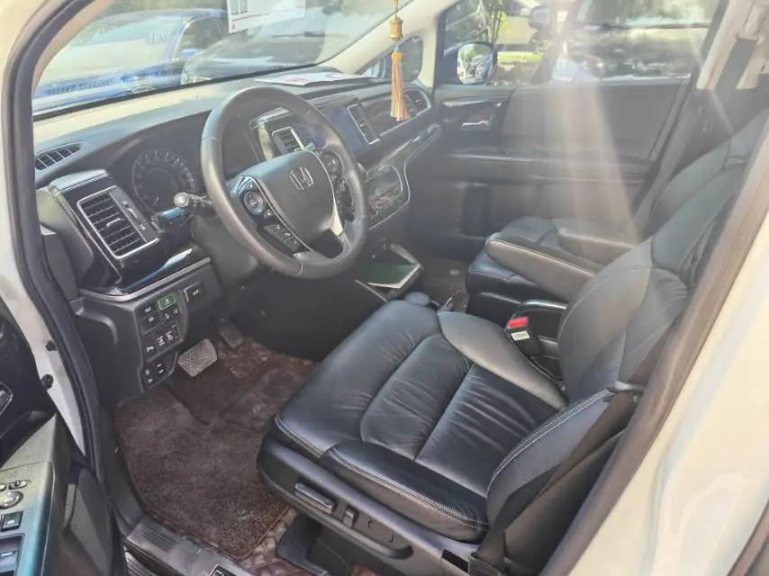 Elyson 2019 2.0L Hybrid Deluxe Edition 2