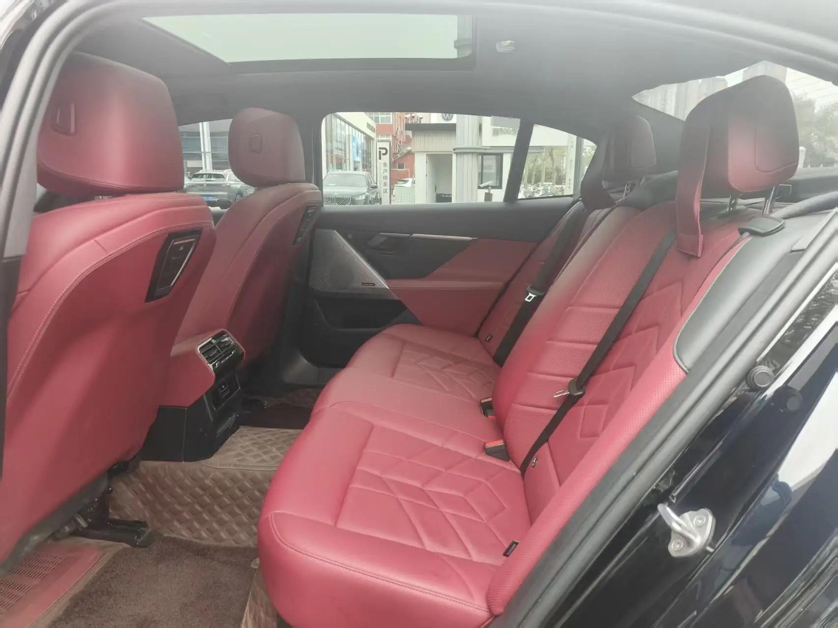 BMW 5 Series 2025 Model 530Li 48V 2.0T Luxury Line M Sport Package Automatic 4