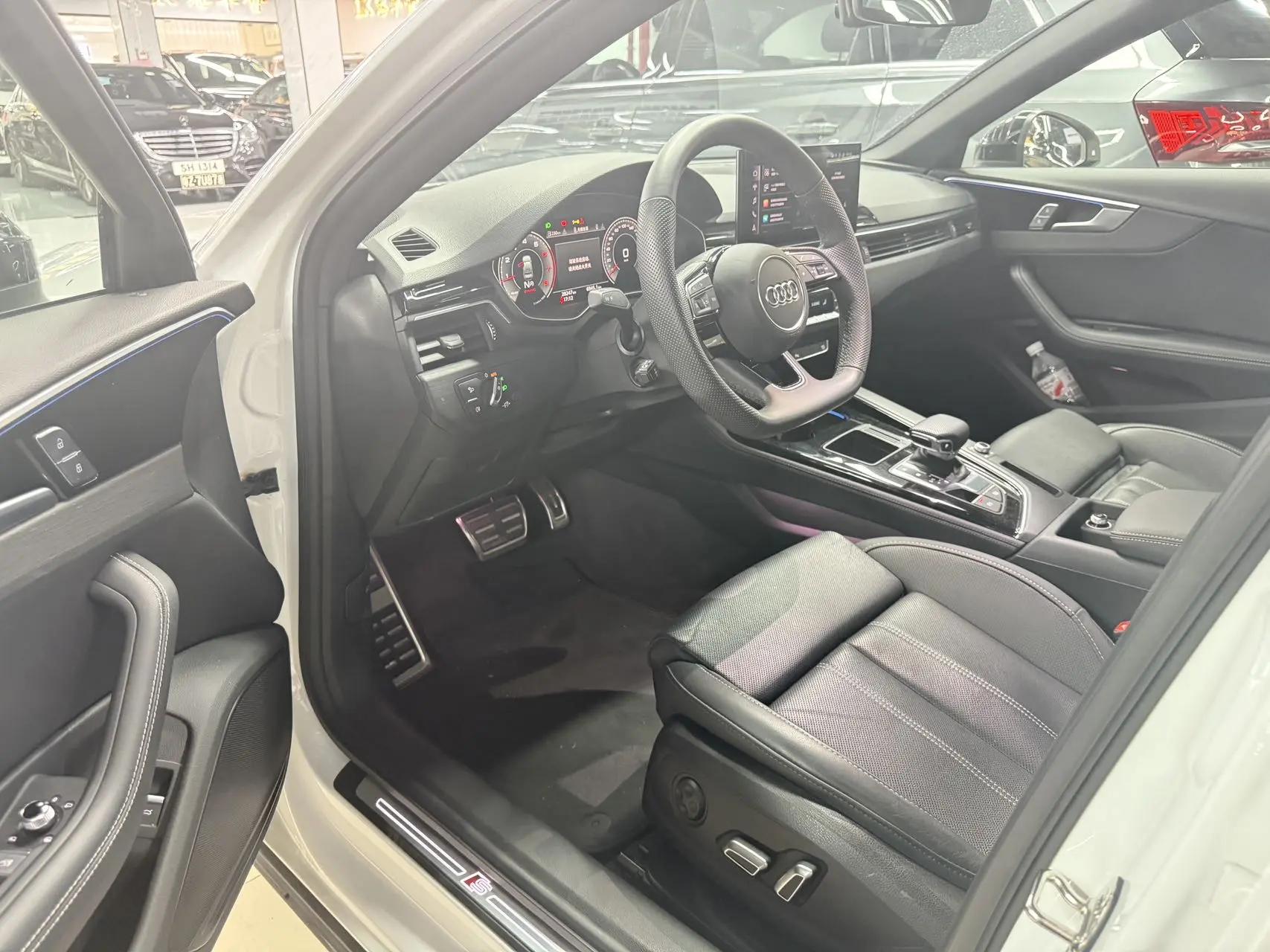Audi 2024 A4L 2.0TFSI 40TFSI Luxury Dynamic Edition, Automatic 3