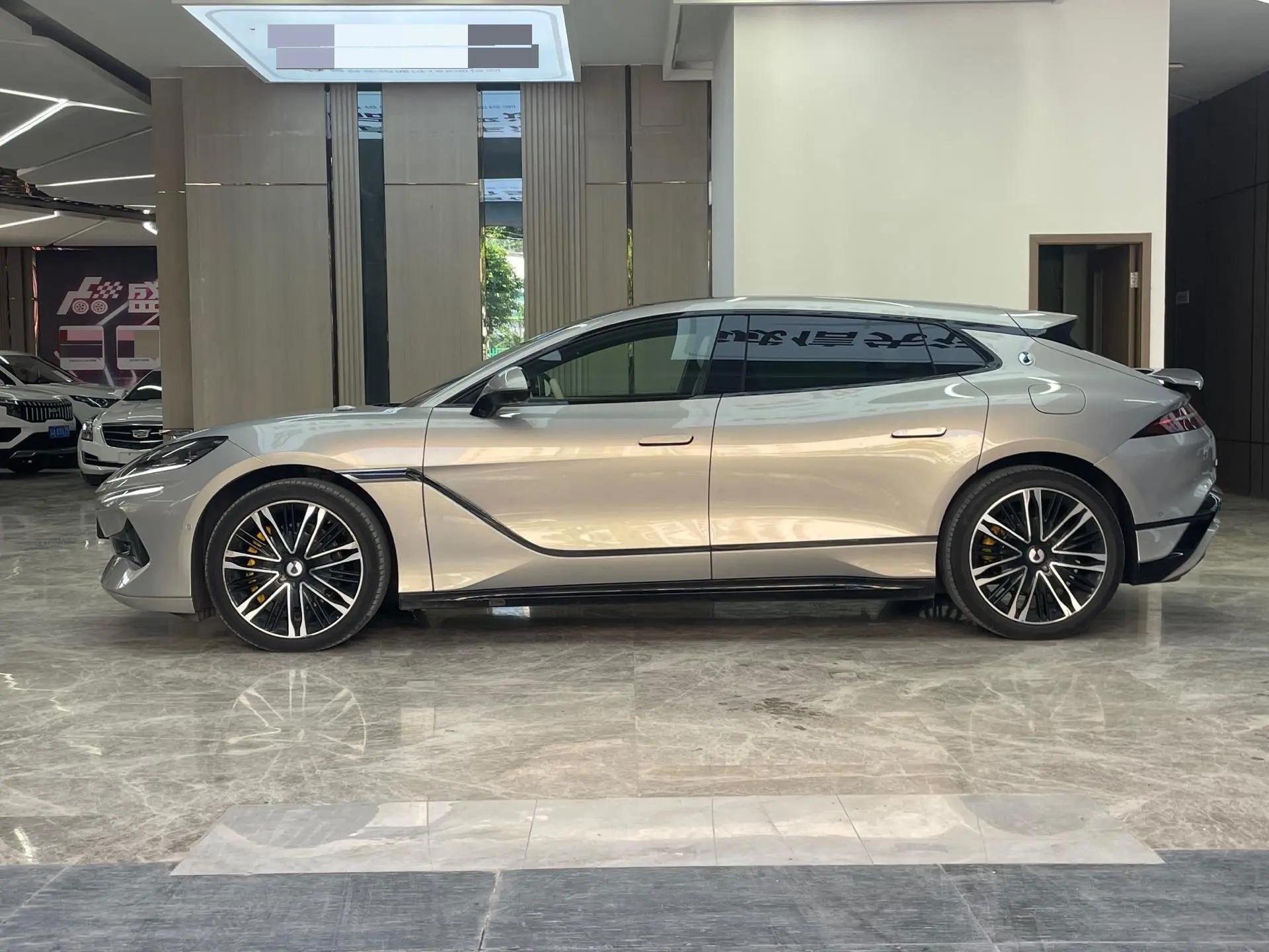 Denza 2024 Denza Z9GT 2.0T Stepless 1100 Four-wheel Drive Ultra First Edition Automatic Gear 4