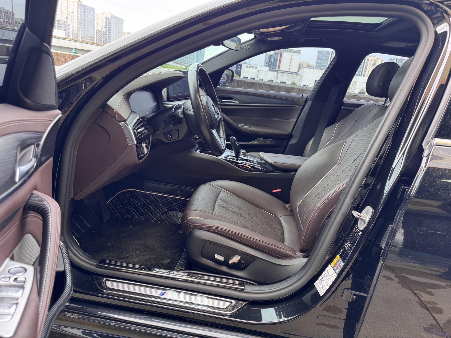 BMW 5 New Energy 2021 535Le Deluxe Suit 7