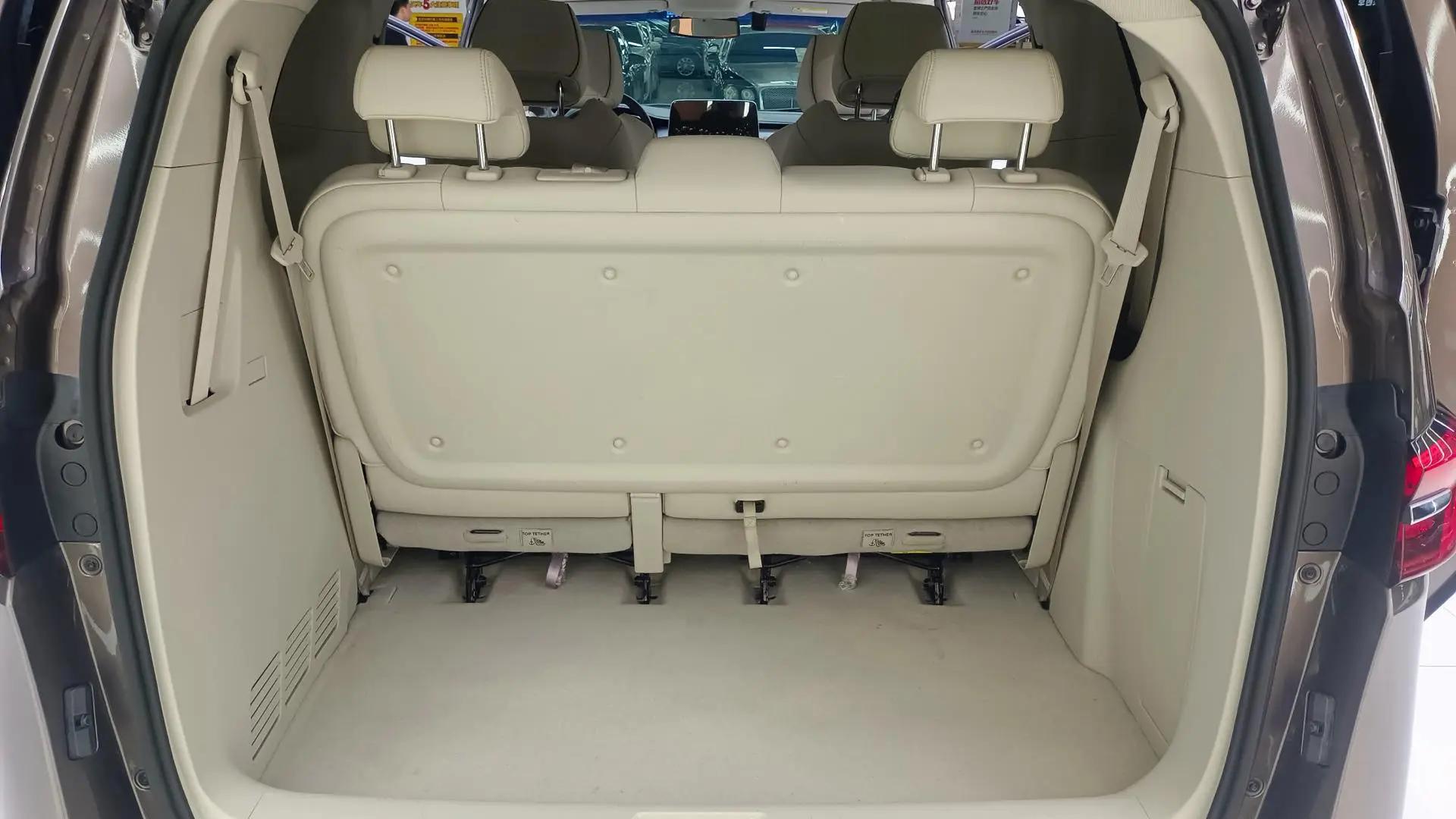 Buick GL8 2022 Land Business Class 652T Luxury Model 4