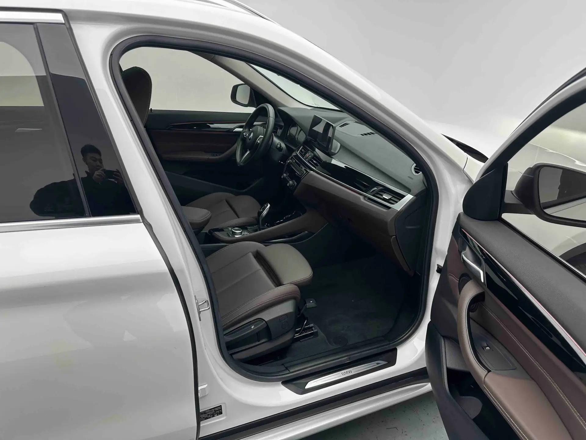BMW X1 2020 sDrive20Li exclusive type 4