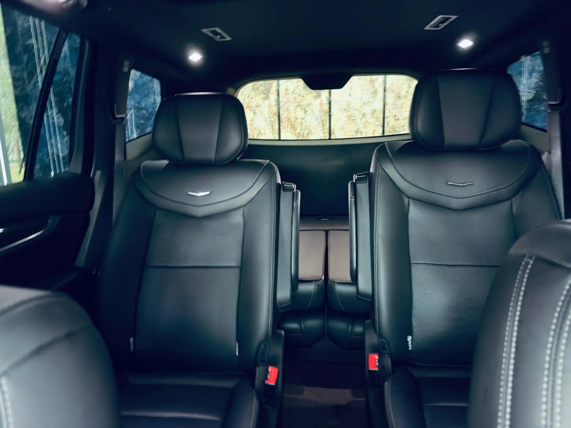 Cadillac 2025 XT6 48V 2.0T 6 4-wheel drive distinguished administrative black standard automatic gear 10