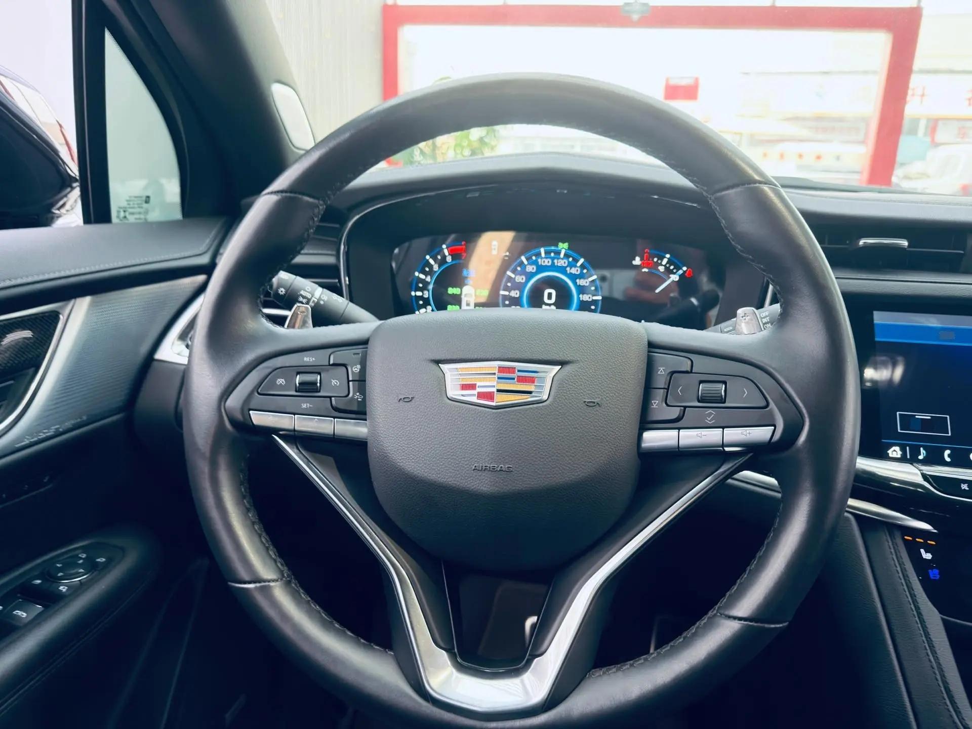 Cadillac 2025 XT6 48V 2.0T 6 4-wheel drive distinguished administrative black standard automatic gear 13