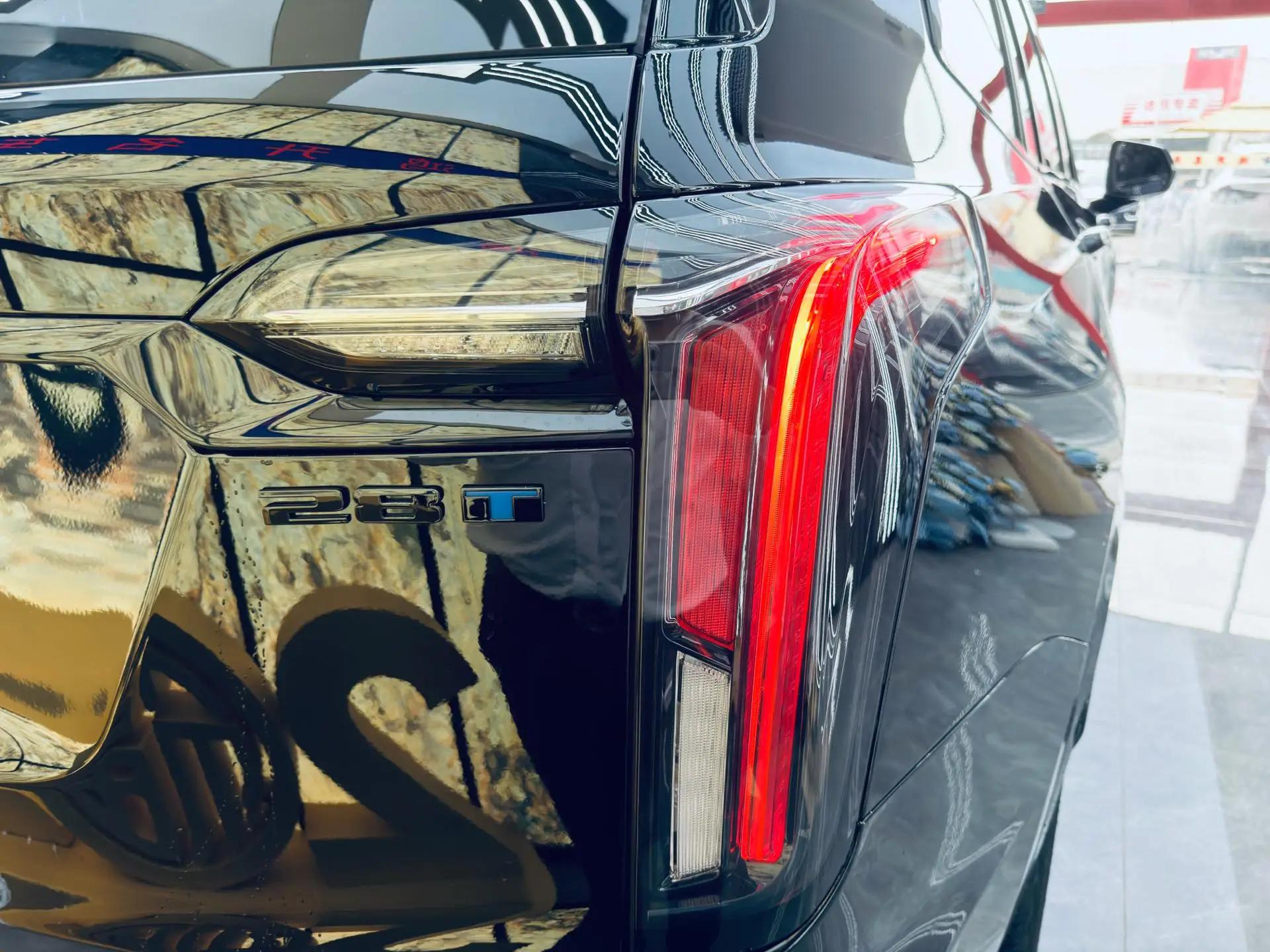 Cadillac 2025 XT6 48V 2.0T 6 4-wheel drive distinguished administrative black standard automatic gear 20