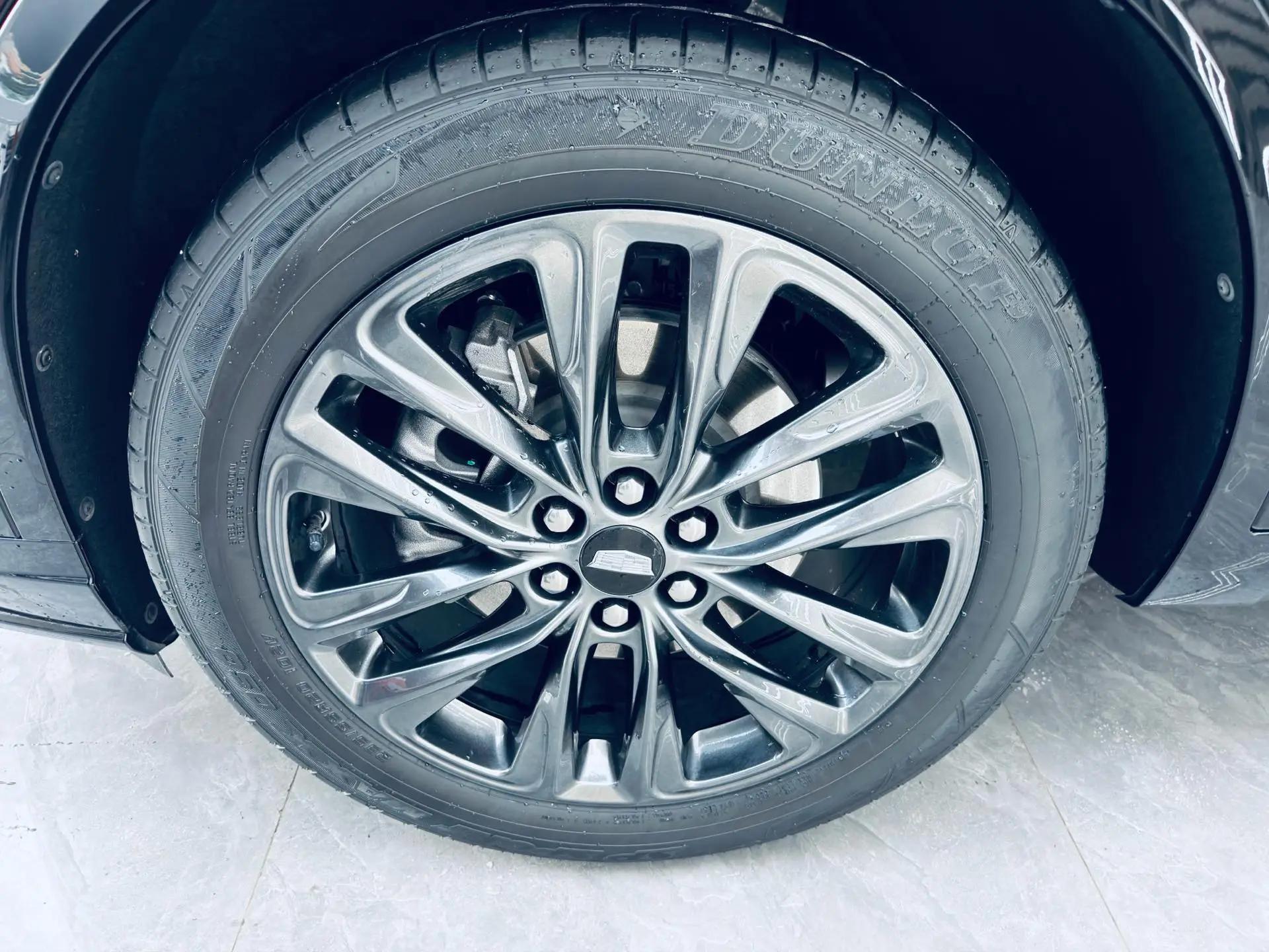 Cadillac 2025 XT6 48V 2.0T 6 4-wheel drive distinguished administrative black standard automatic gear 5