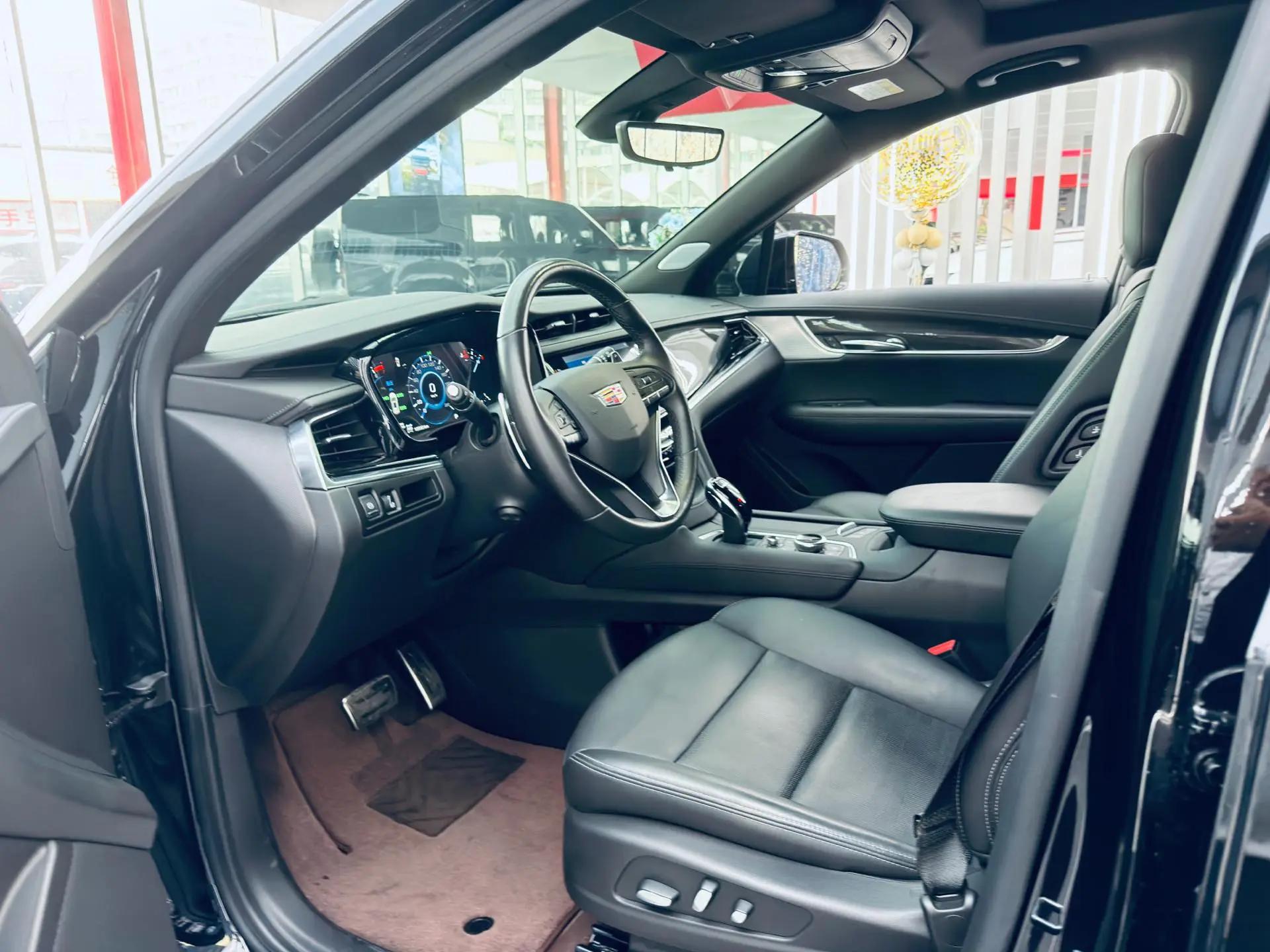 Cadillac 2025 XT6 48V 2.0T 6 4-wheel drive distinguished administrative black standard automatic gear 9