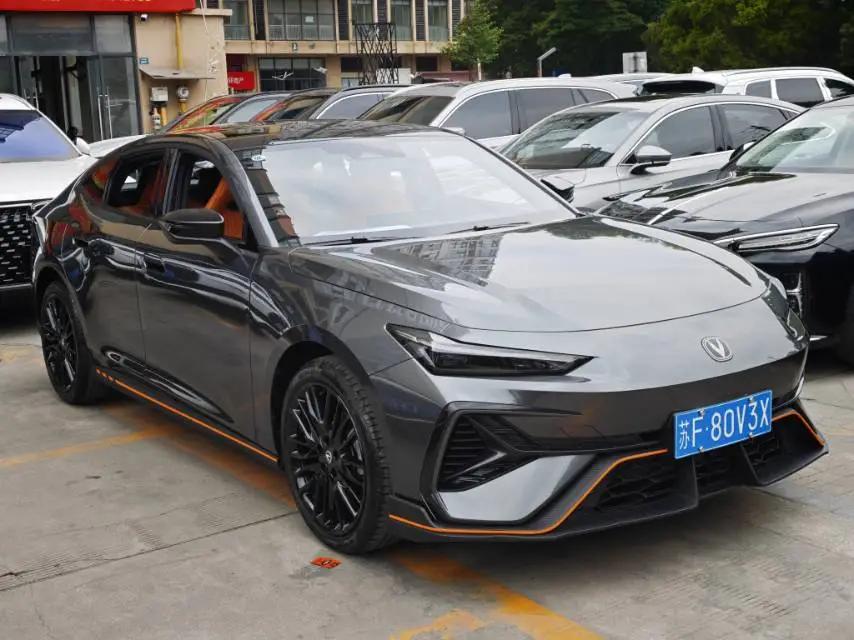 ChangAn 2025 UNI-V 1.5T 500Bar Prestige Sports Type Automatic 3