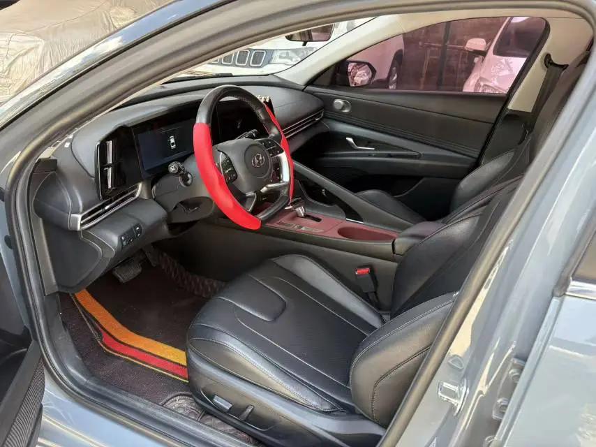 Elantra 2021 1.5L CVT LUX Prestige Edition 4