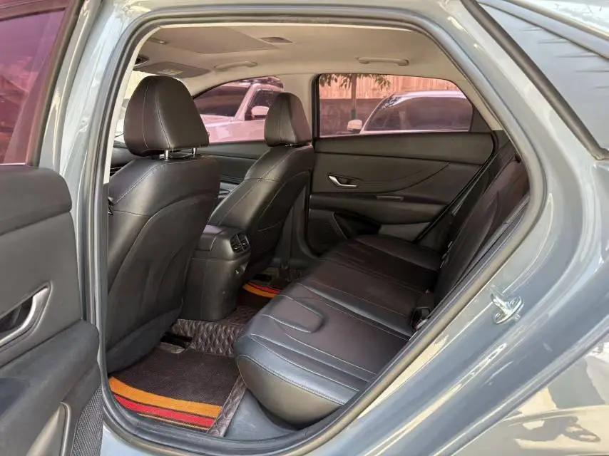 Elantra 2021 1.5L CVT LUX Prestige Edition 6