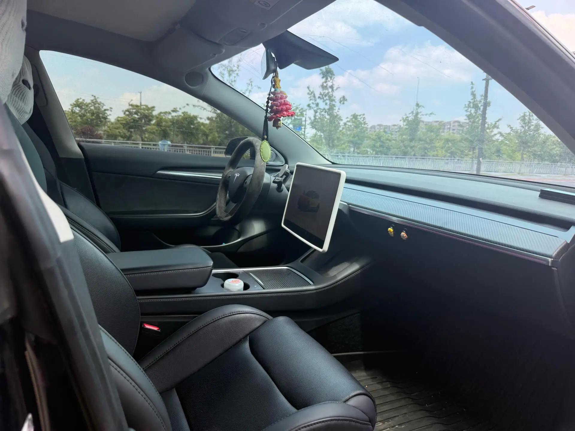 Model 3 2022 Performance high-performance all-wheel drive 9