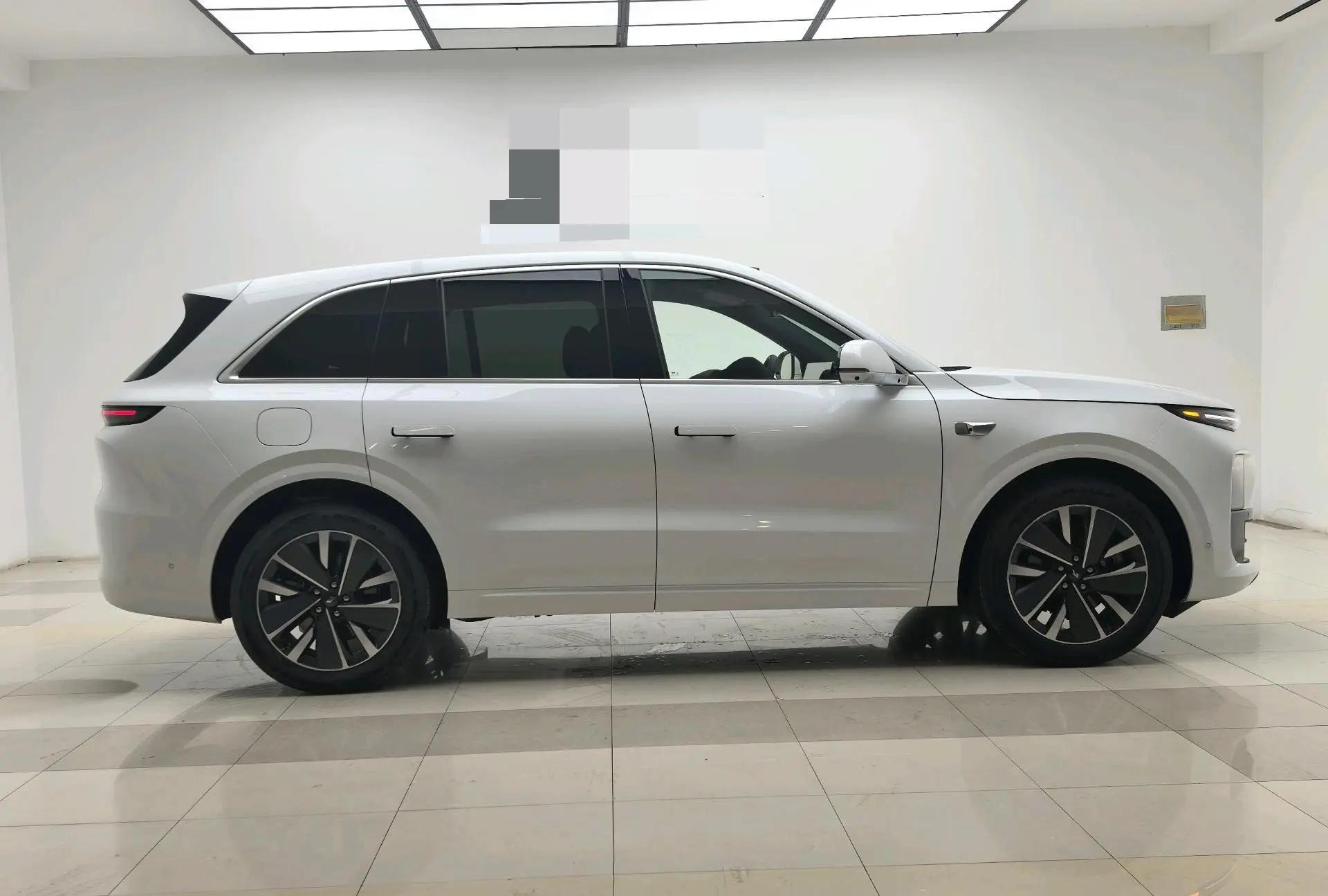Li 2025 L6 Pro Intelligent Refreshed Version Automatic Transmission 3