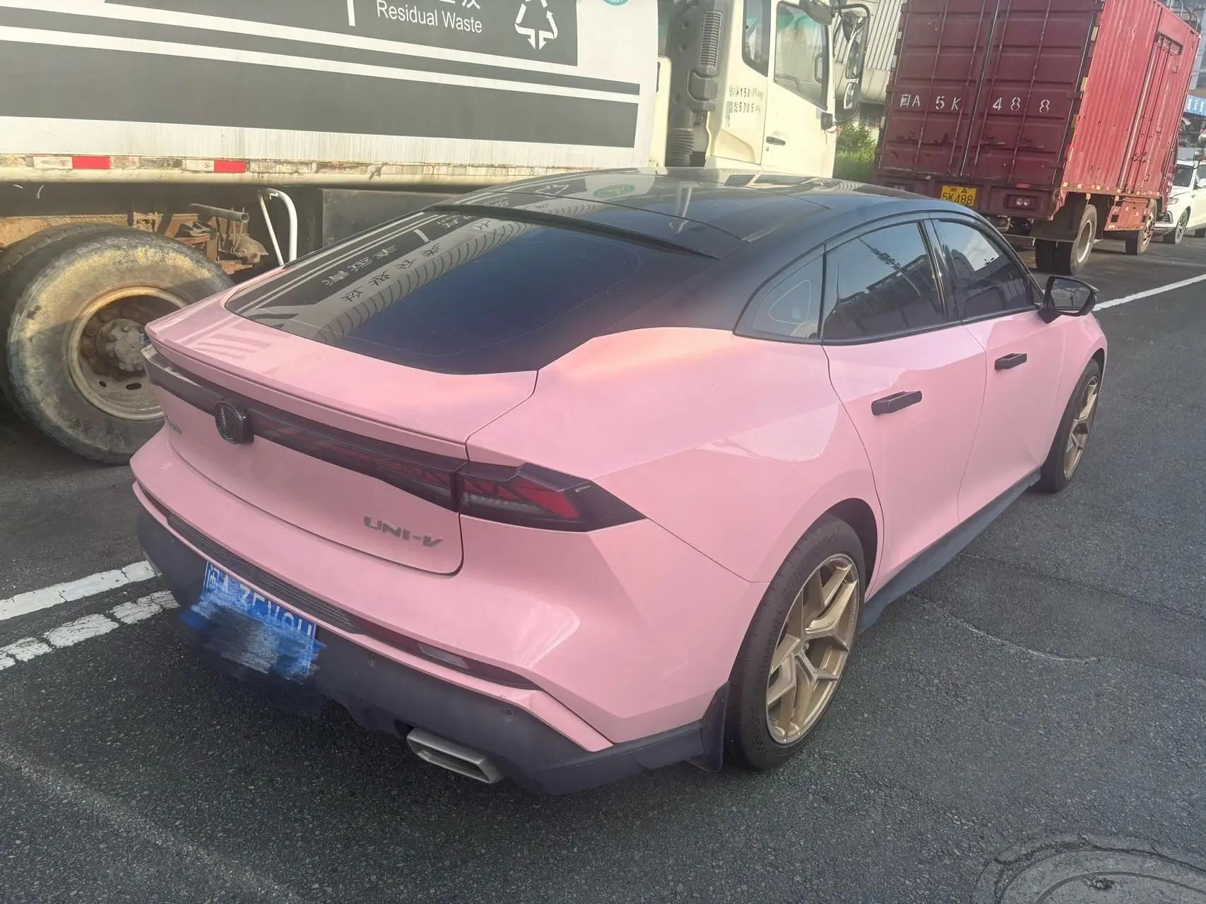 ChangAn 2024 UNI-V 1.5T Prestige Automatic 2