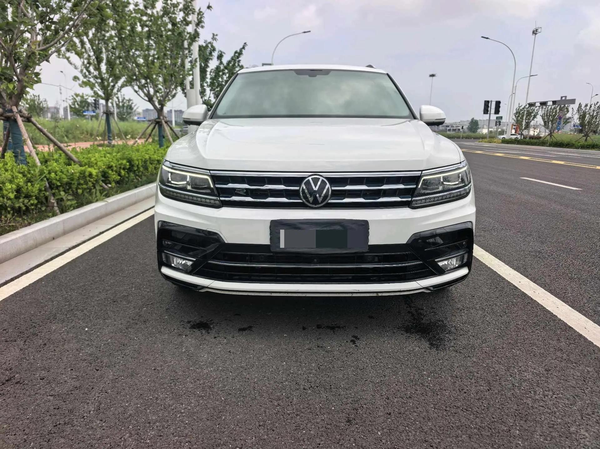 Tiguan L 2021 330TSI automatic two-wheel drive R-Line flagship 2