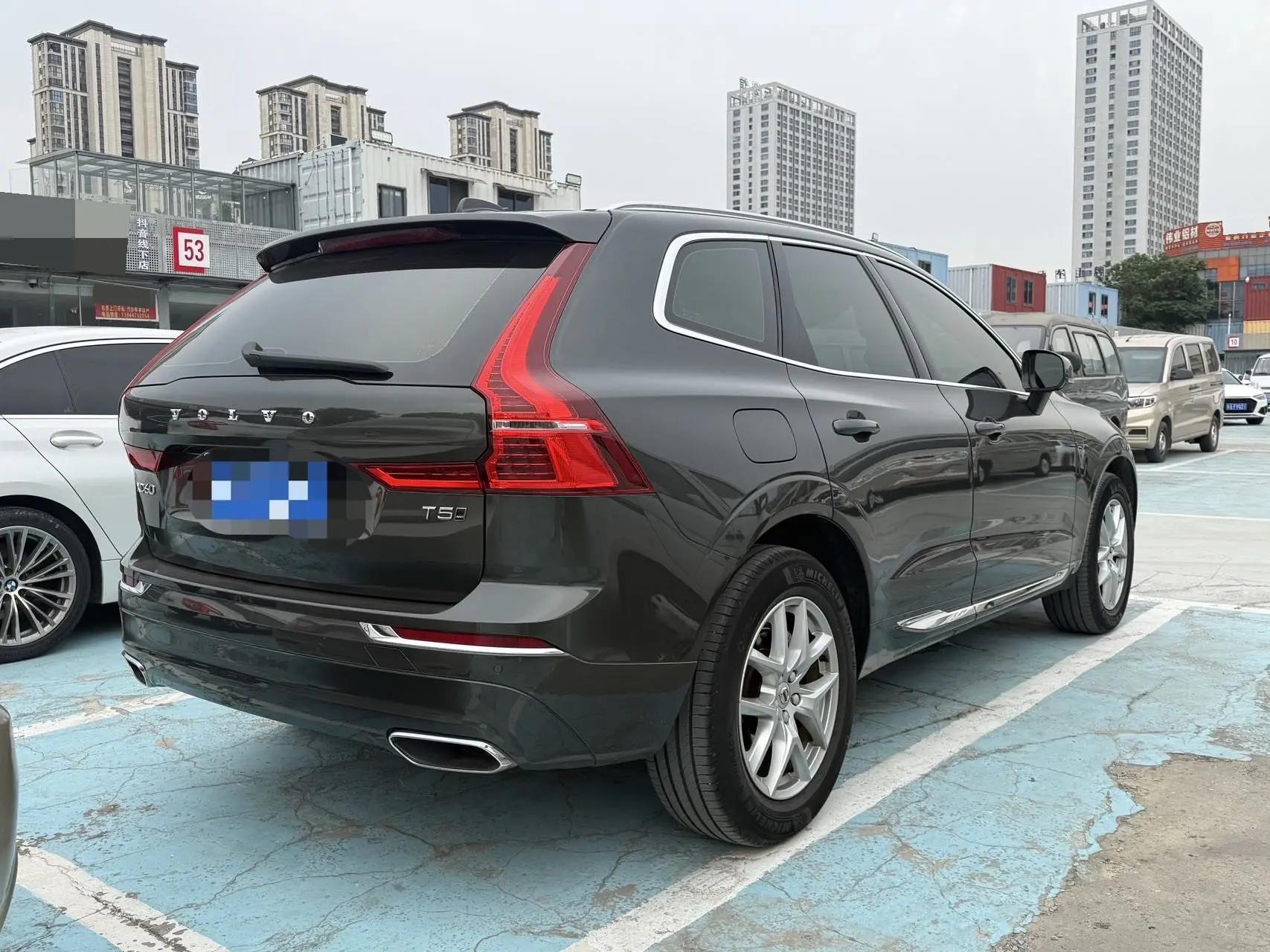 Volvo XC60 2021 T5 All-Wheel Drive Intelligent Luxury Edition 4