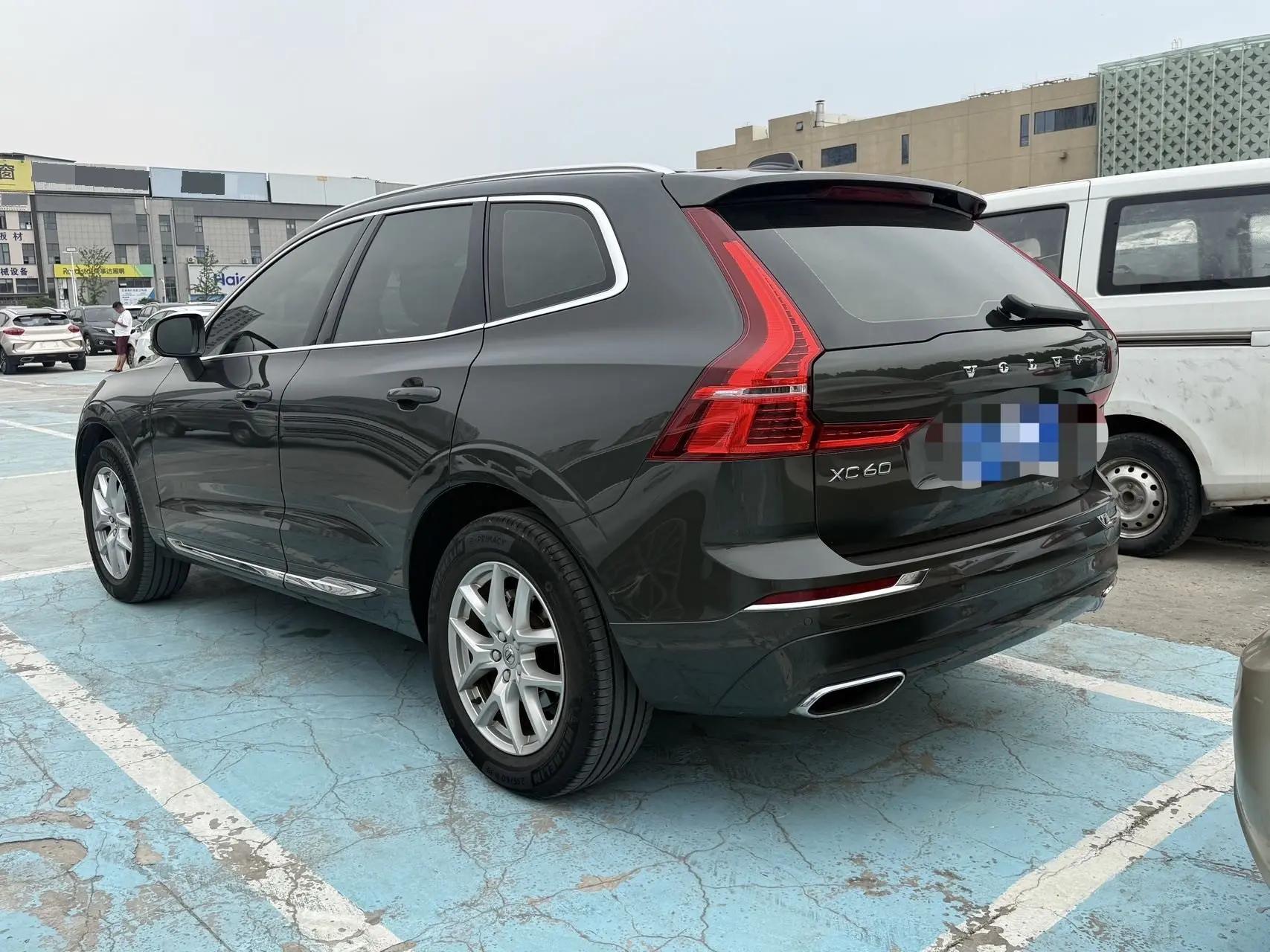 Volvo XC60 2021 T5 All-Wheel Drive Intelligent Luxury Edition 5