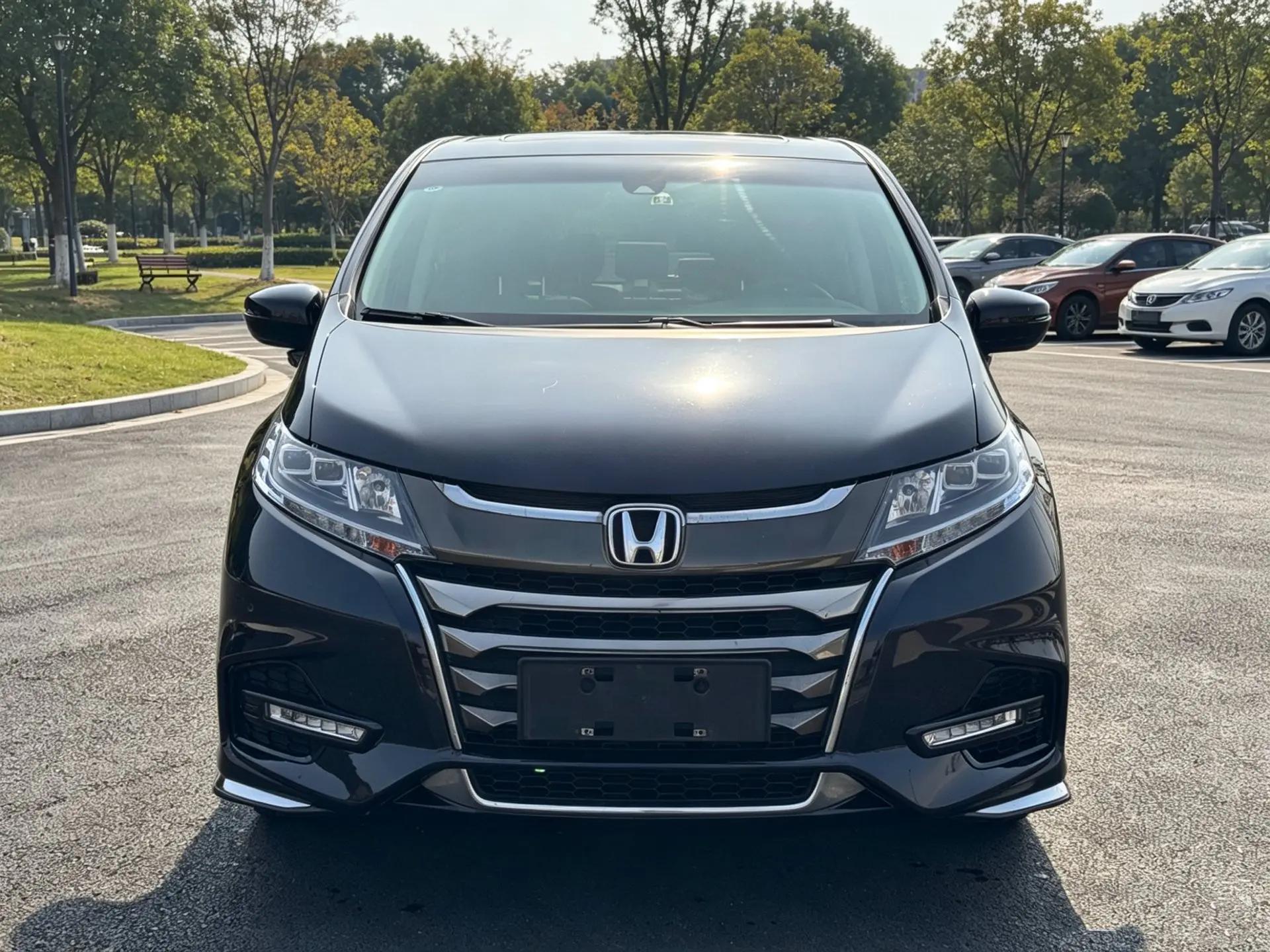 Odyssey 2021 2.0L Sharp Premium Edition 2
