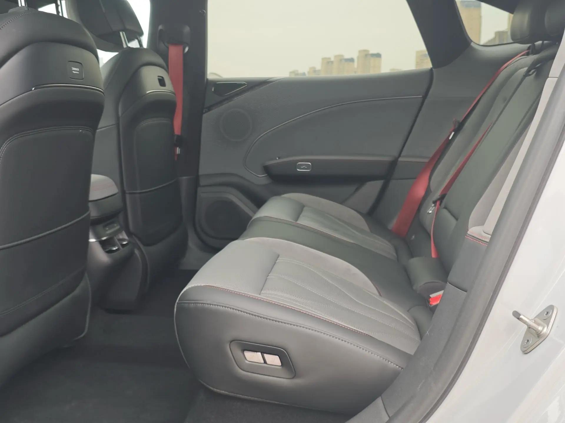 Zeekr 2025 Zeekr 007GT four-wheel drive intelligent driving version 75kWh automatic gear 9