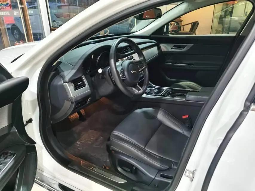 Jaguar XFL 2020 XFL 2.0T P200 Two‑wheel‑drive Elegant Edition 3