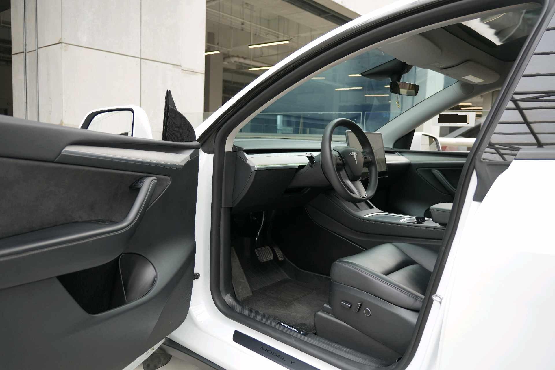 Model Y 2023 rear-wheel drive version 6