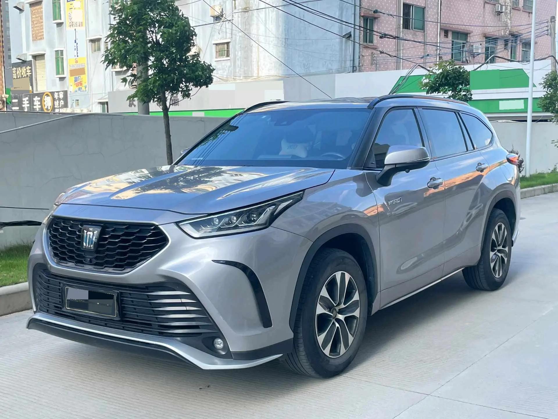 Открыть галерею: Crown Lu Fang 2021 2.5L HEV Two-Drive Elite Edition