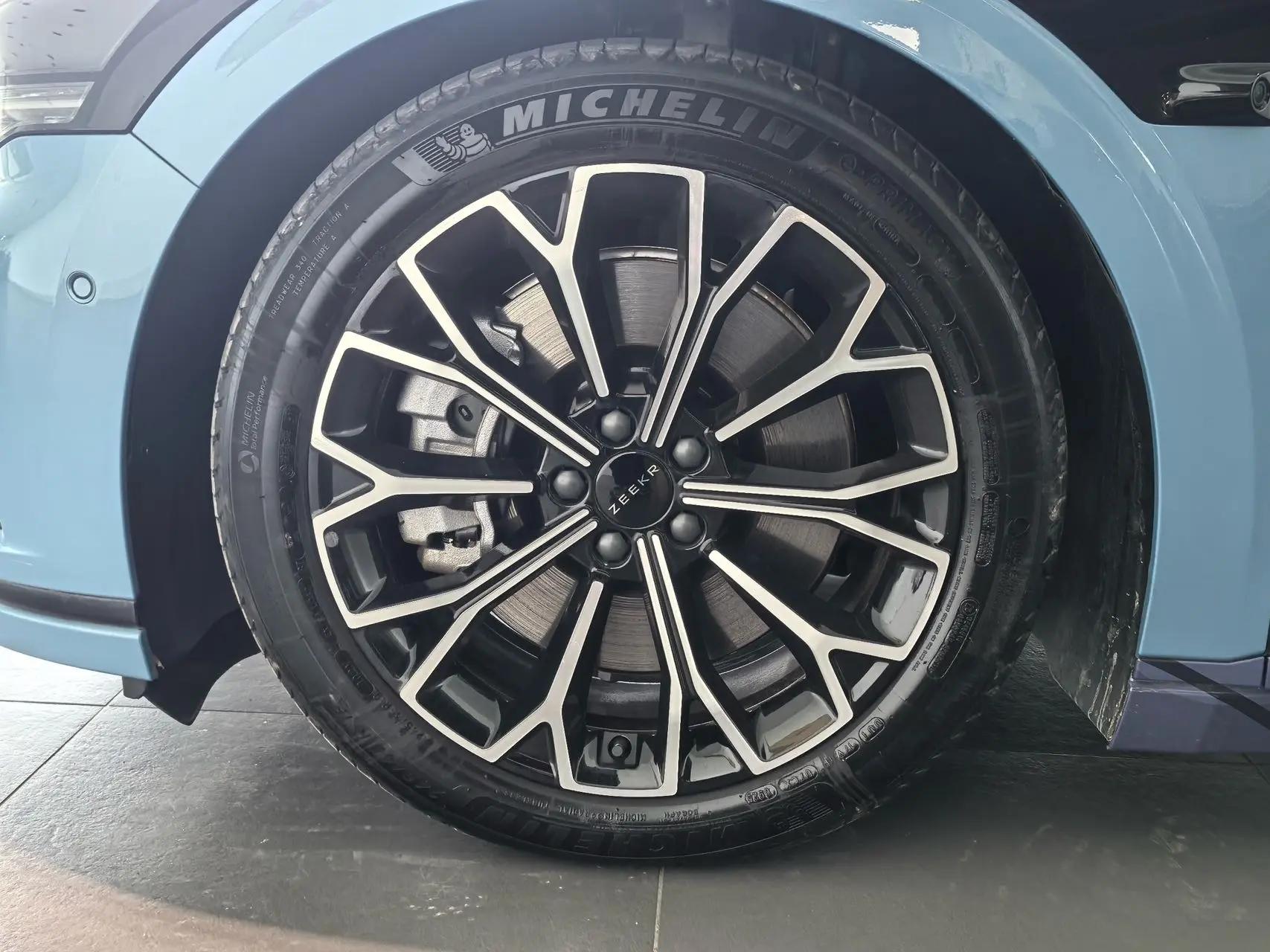 Zeekr 2025 Zeekr 007GT four-wheel drive intelligent driving version 75kWh automatic gear 3